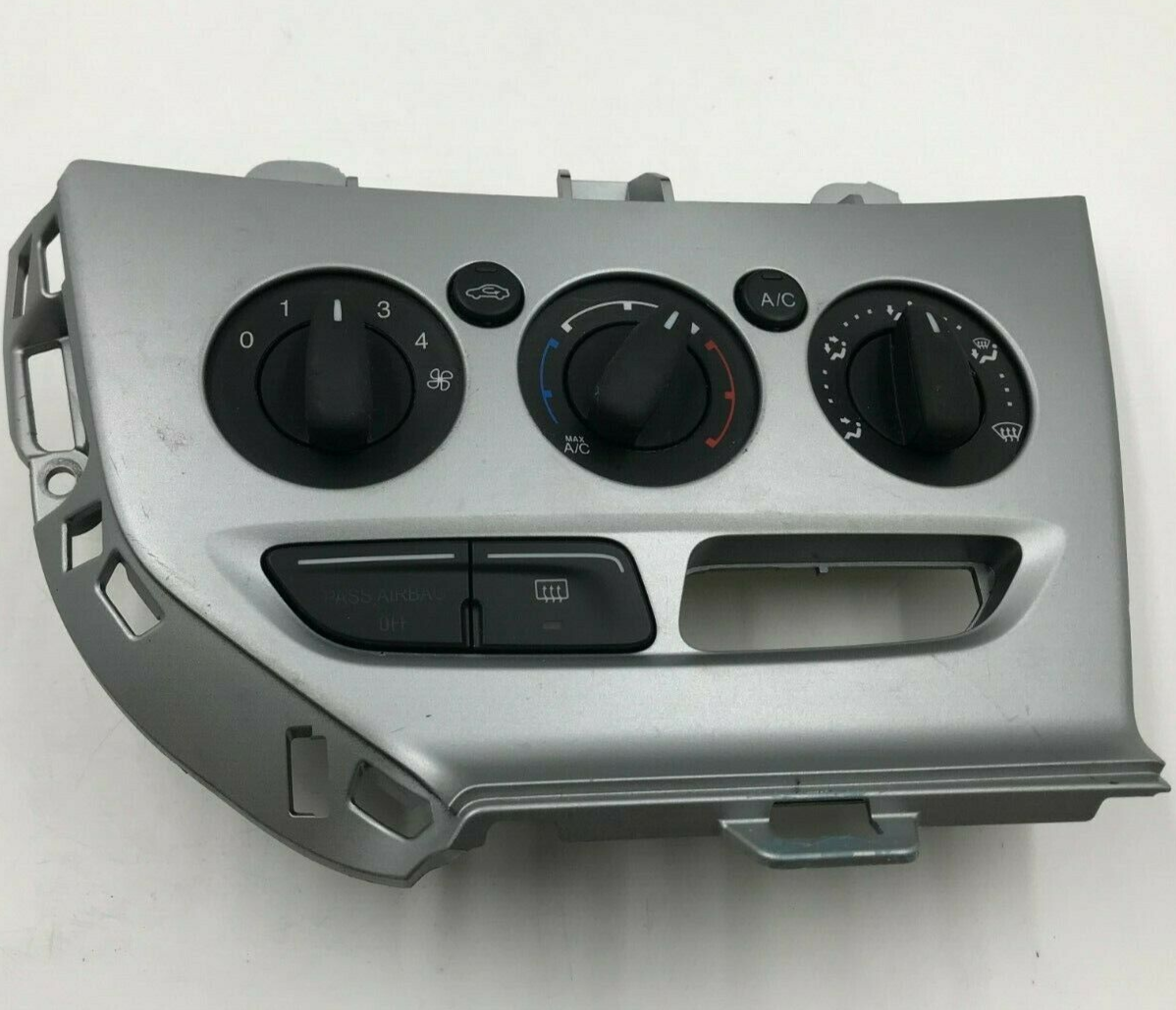 2013-2014 Ford Focus AC Heater Climate Control Unit OEM B03B47053