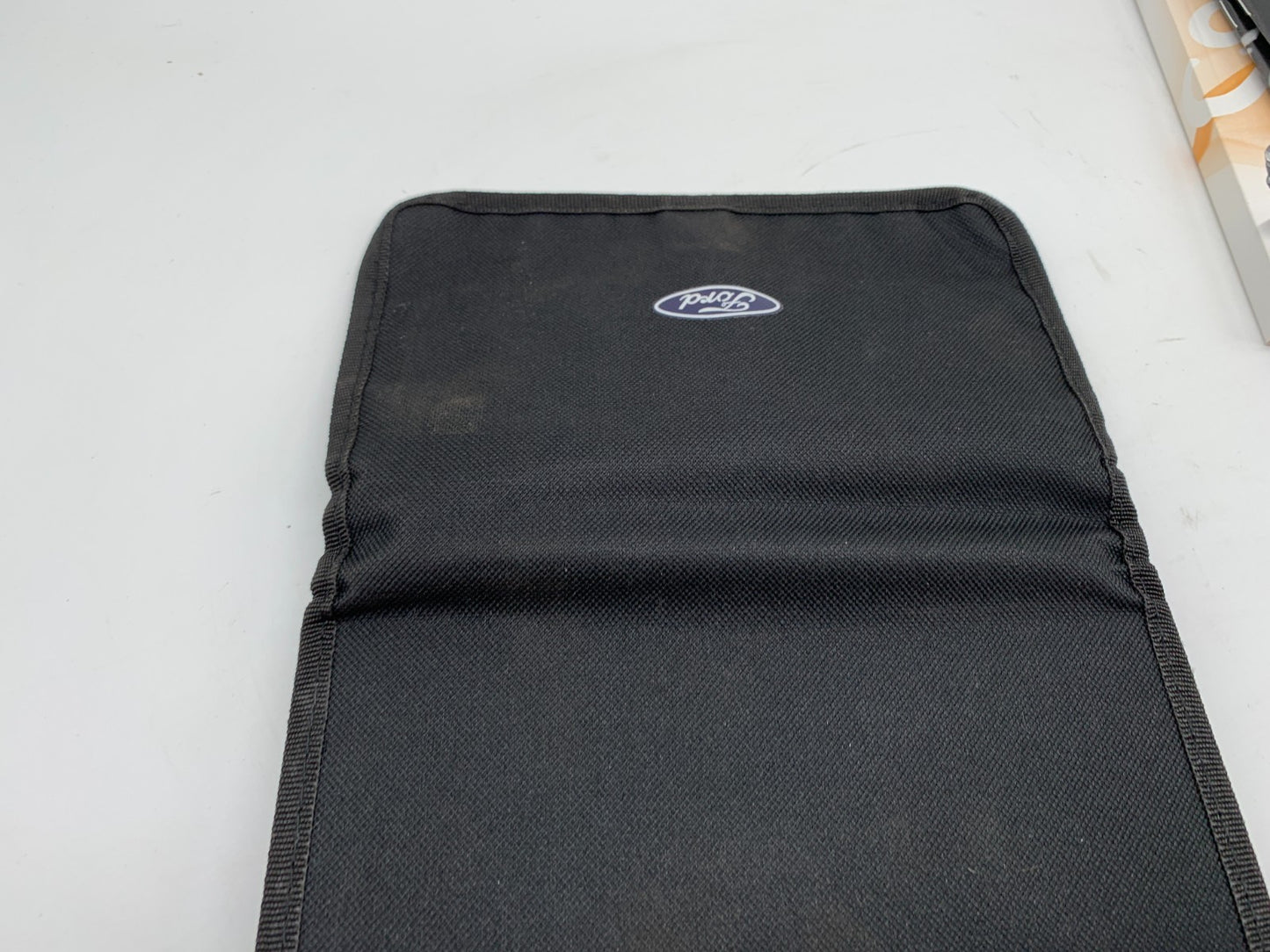 2018 Ford Fusion Owners Manual Set with Case OEM C03B08005