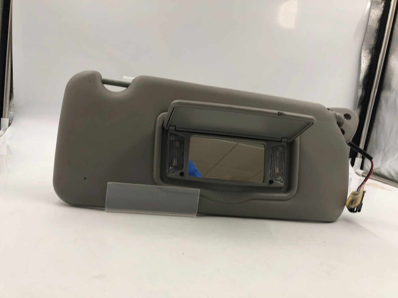 2003-2007 Cadillac CTS Passenger Sun Visor Gray Illuminated OEM A04B27023