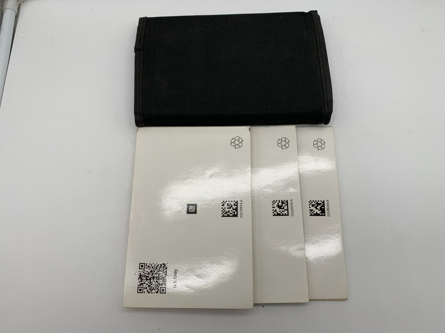 2016 Buick Regal Owners Manual Set with Case OEM B04B20010