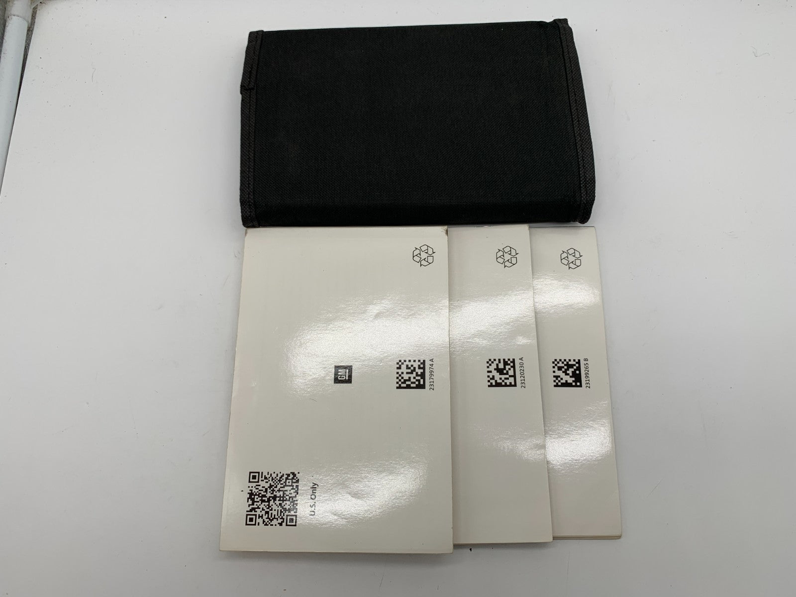 2016 Buick Regal Owners Manual Set with Case OEM B04B20010