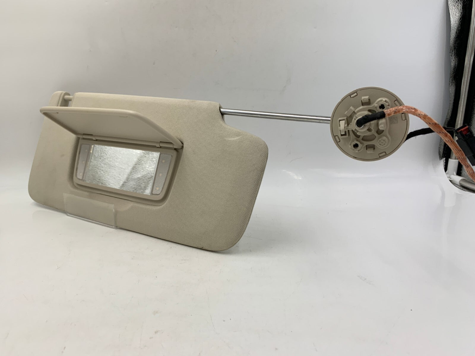 2021-2022 Buick Envision Passenger Sun Visor Gray Illuminated OEM A02B38028