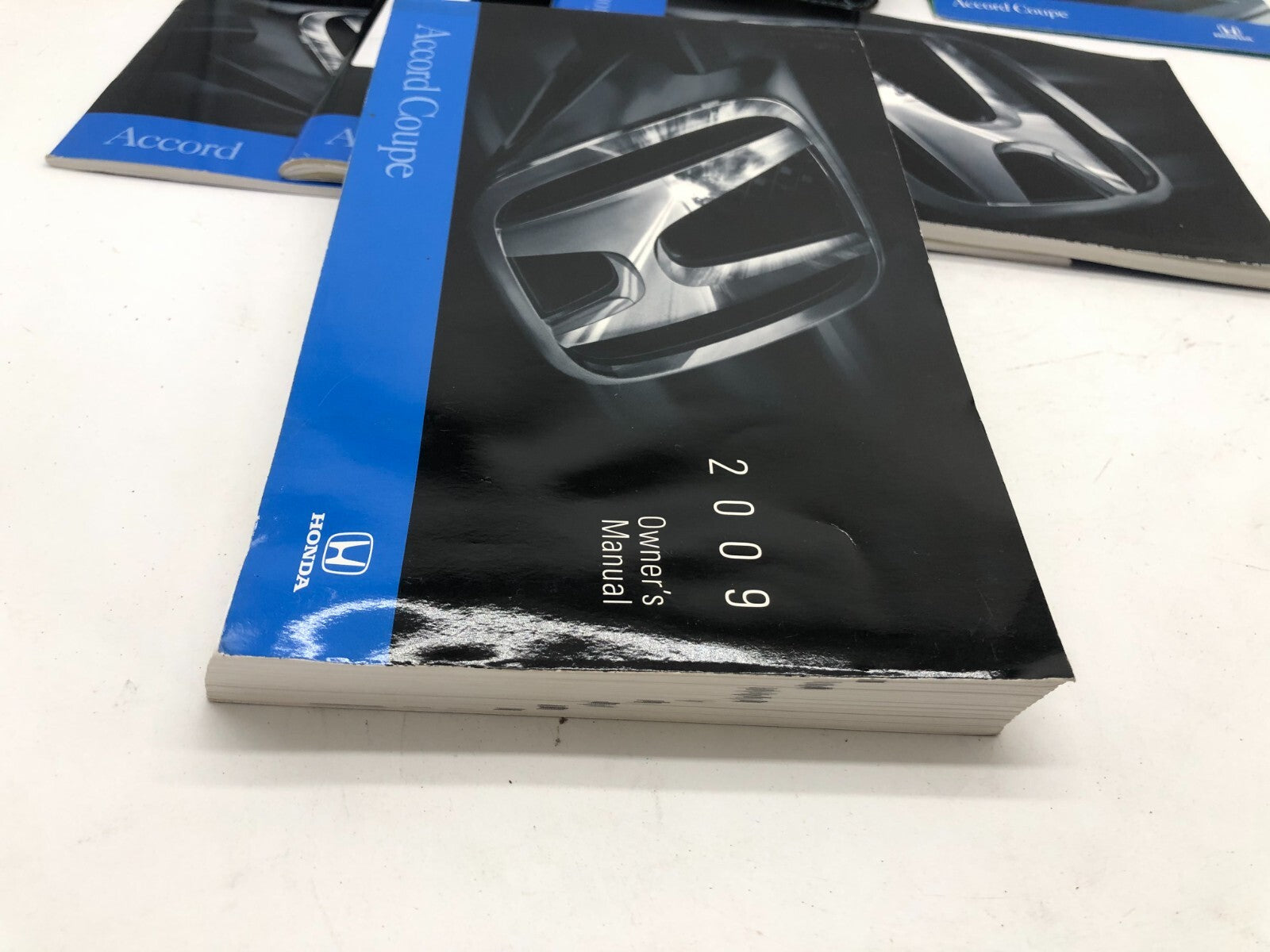 2009 Honda Accord Coupe Owners Manual Set with Case OEM A01B37032