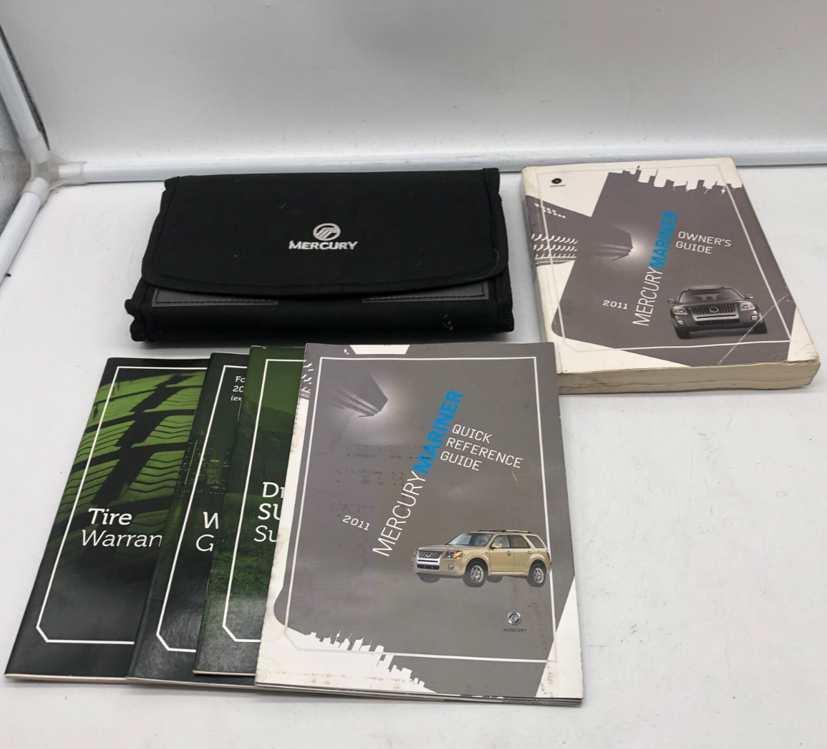 2011 Mercury Mariner Owners Manual Set with Case OEM R01B08016