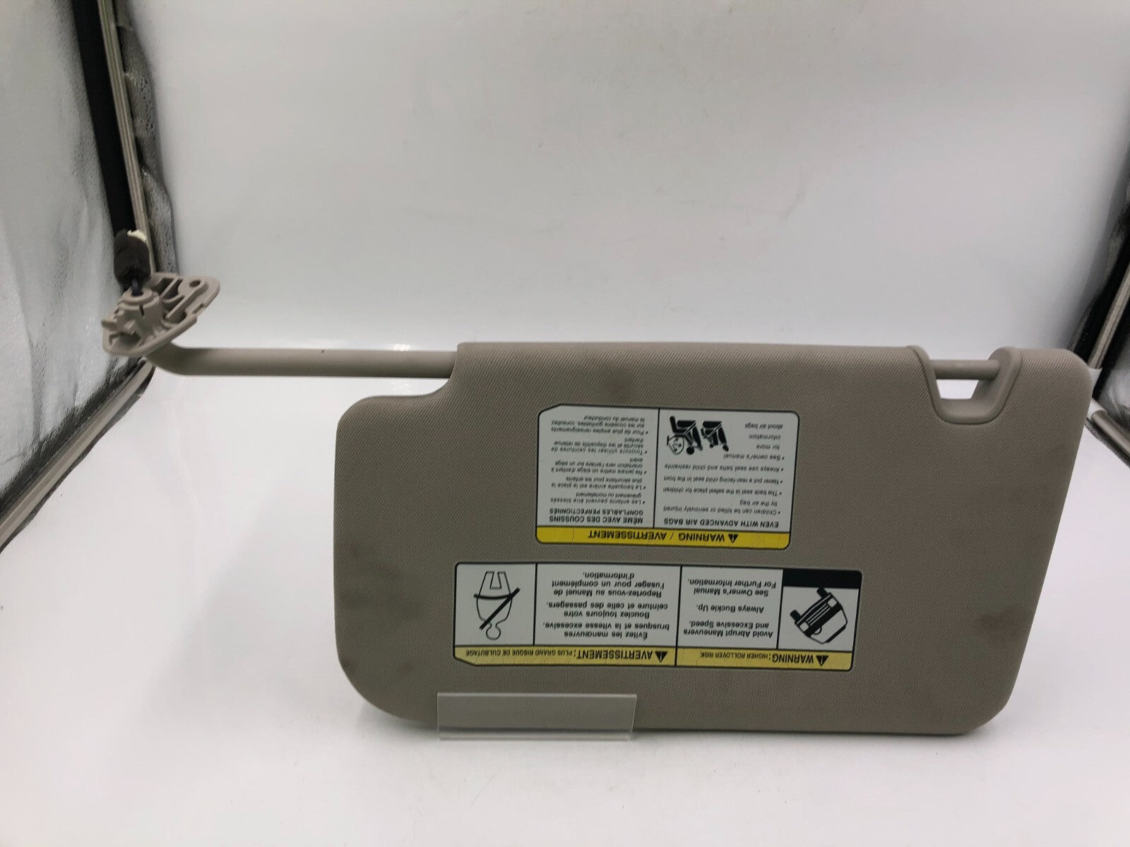 2014-2017 Nissan Rogue Passenger Sun Visor Gray Illumination OEM D03B31083