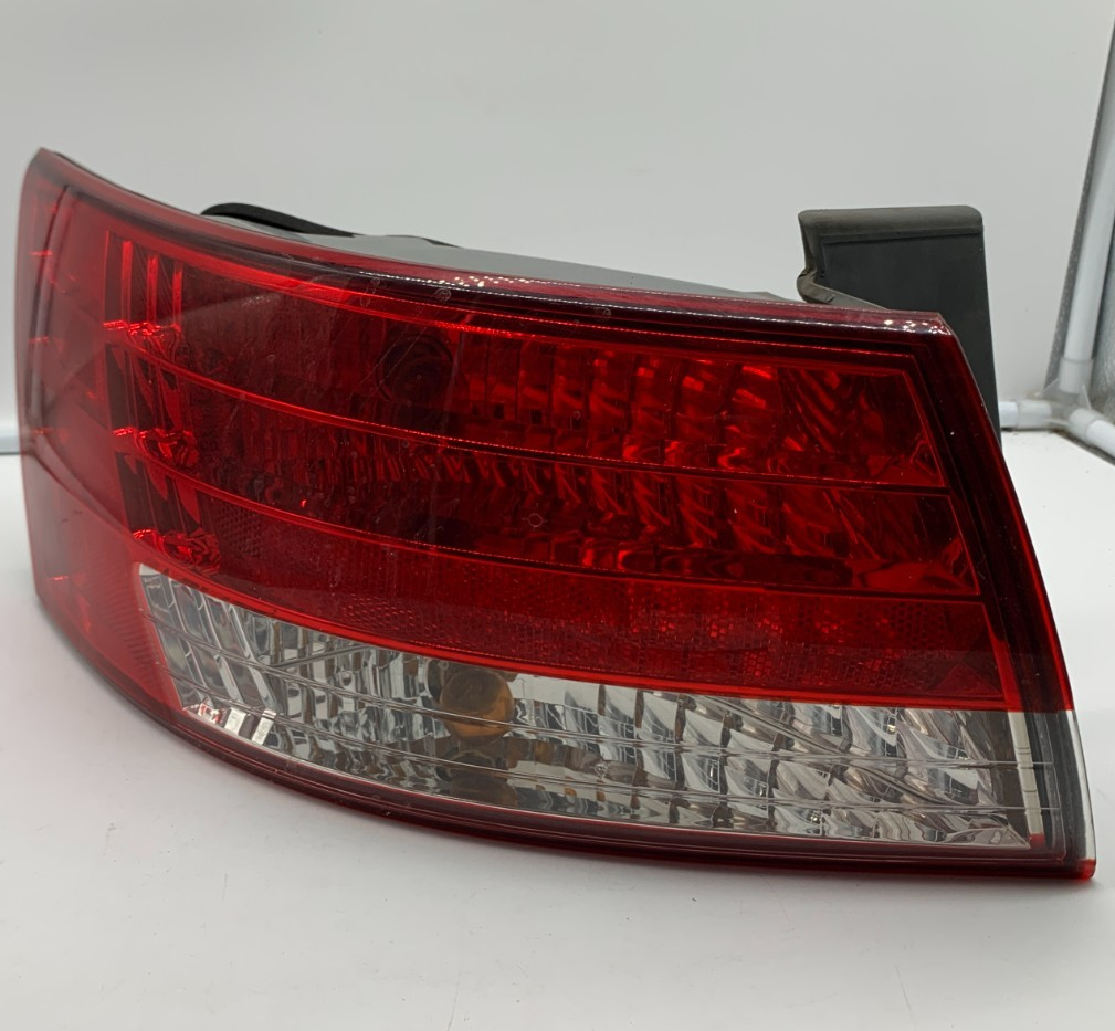2006-2008 Hyundai Sonata Driver Side View Tail Light Taillight OEM B04B23025