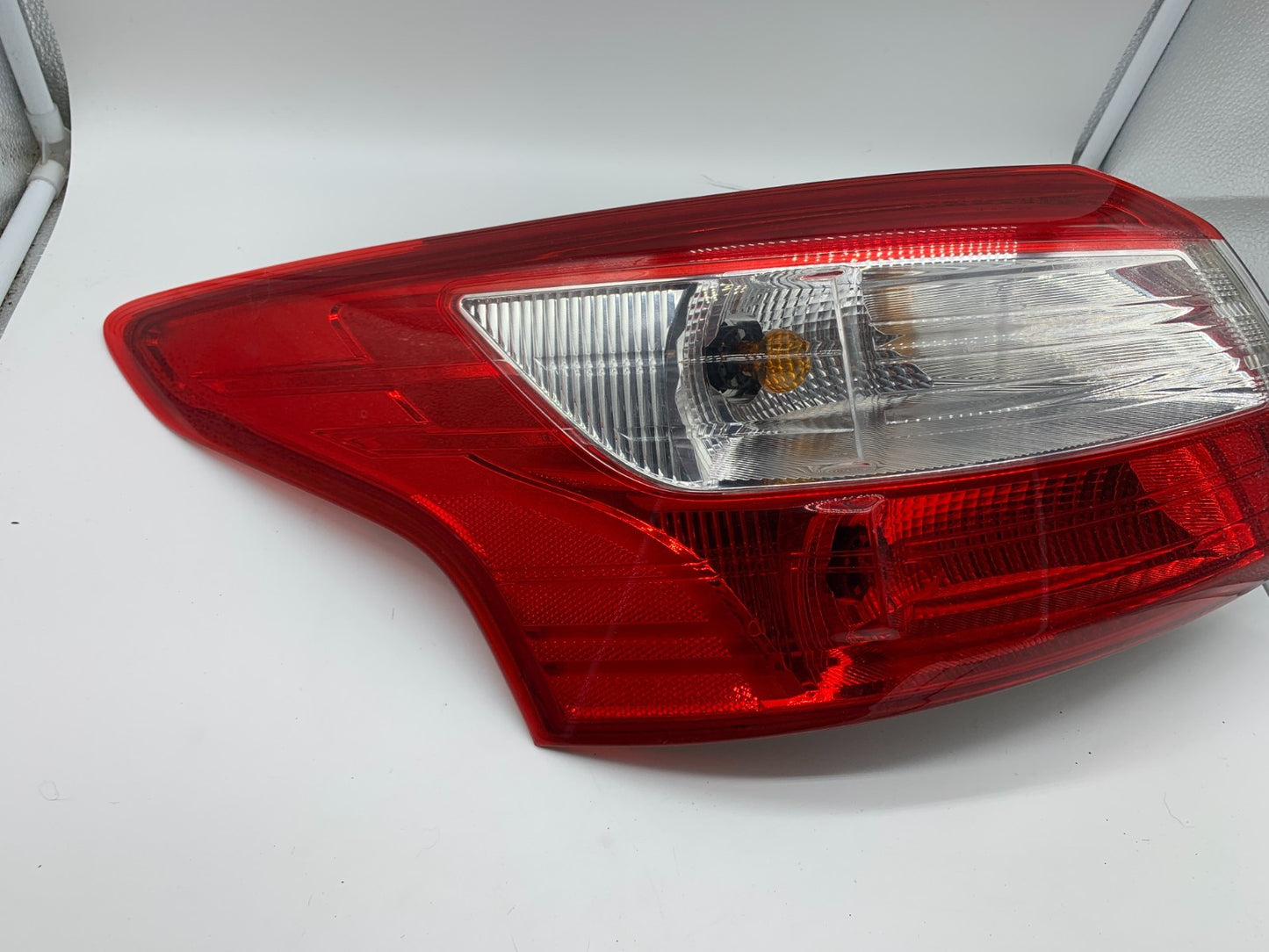 2012-2014 Ford Focus Driver Side Tail Light Taillight OEM B03B49001