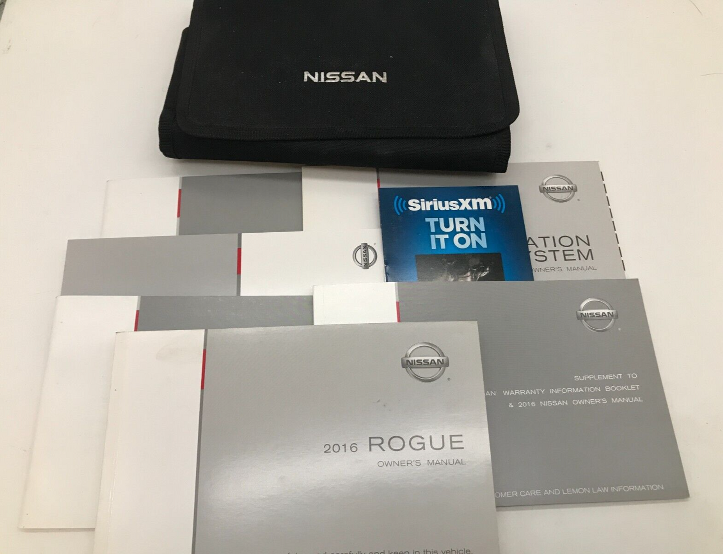 2016 Nissan Rogue Owners Manual Set with Case OEM C04B22035