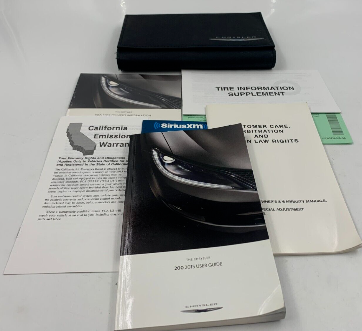 2015 Chrysler 300 Owners Manual Set with Case OEM B01B40034