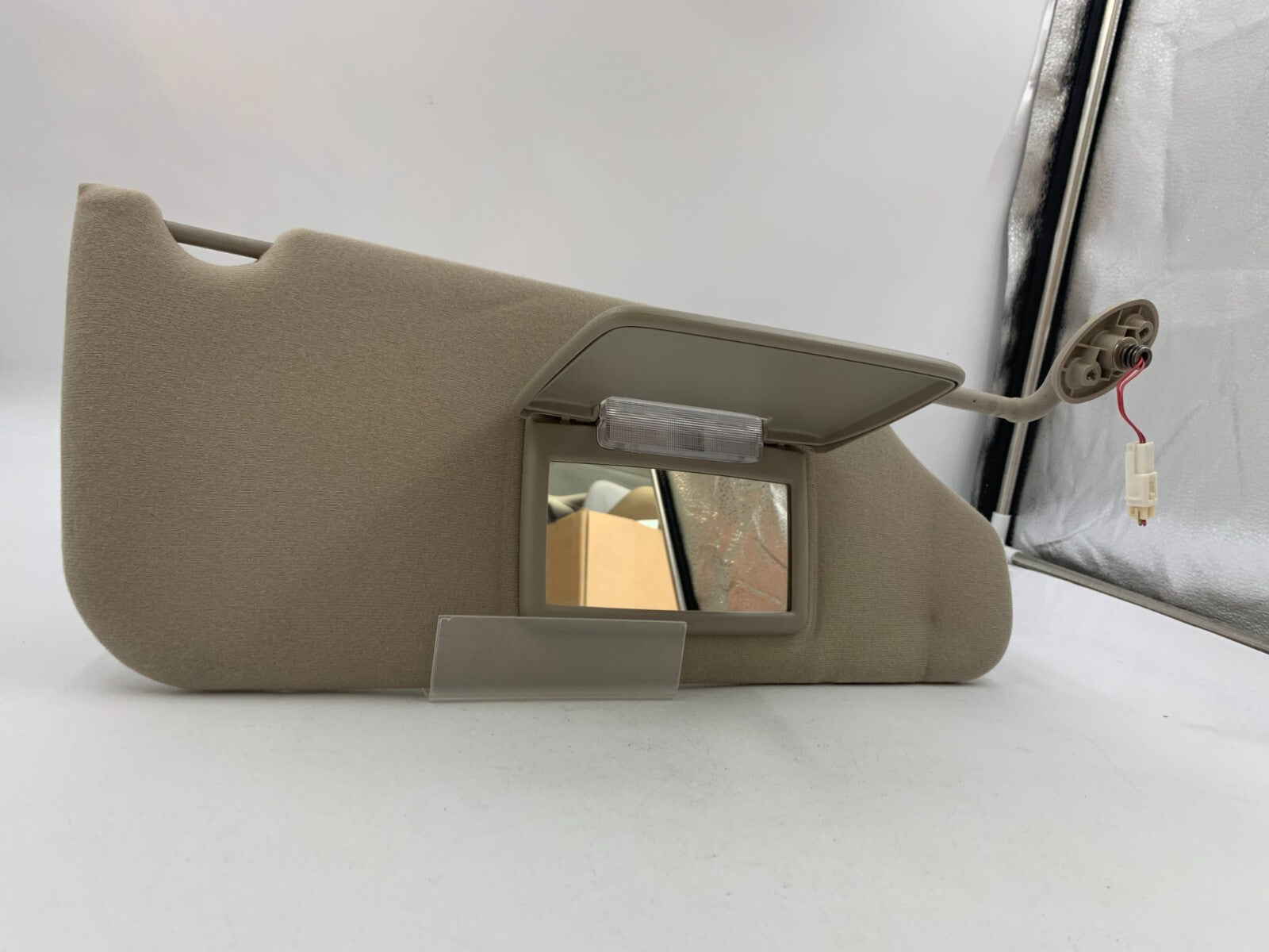2004-2007 Jeep Liberty Passenger Sun Visor Gray Illuminated OEM D02B02052