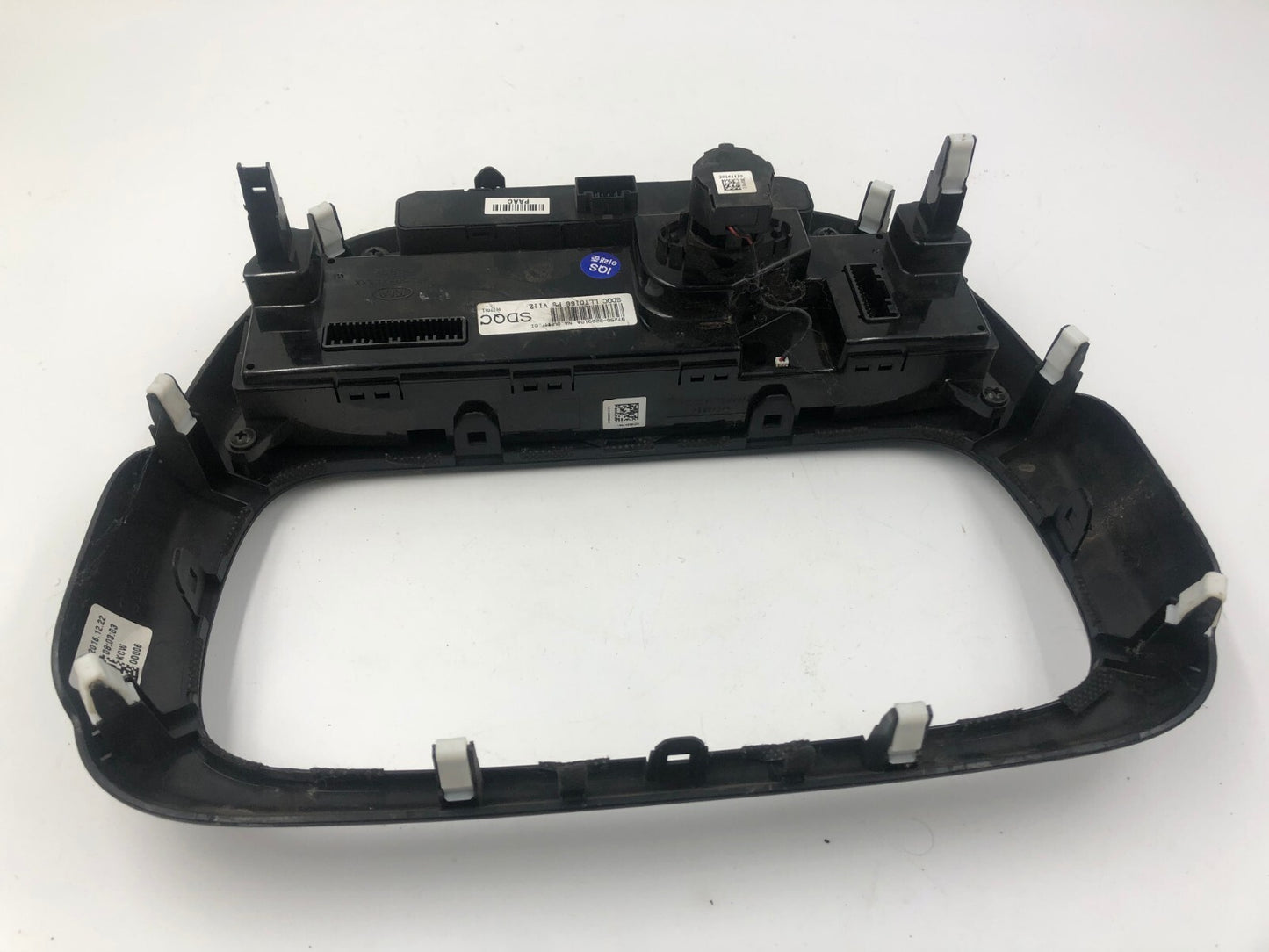 2017-2019 Kia Soul AC Heater Climate Control Unit OEM D04B27031