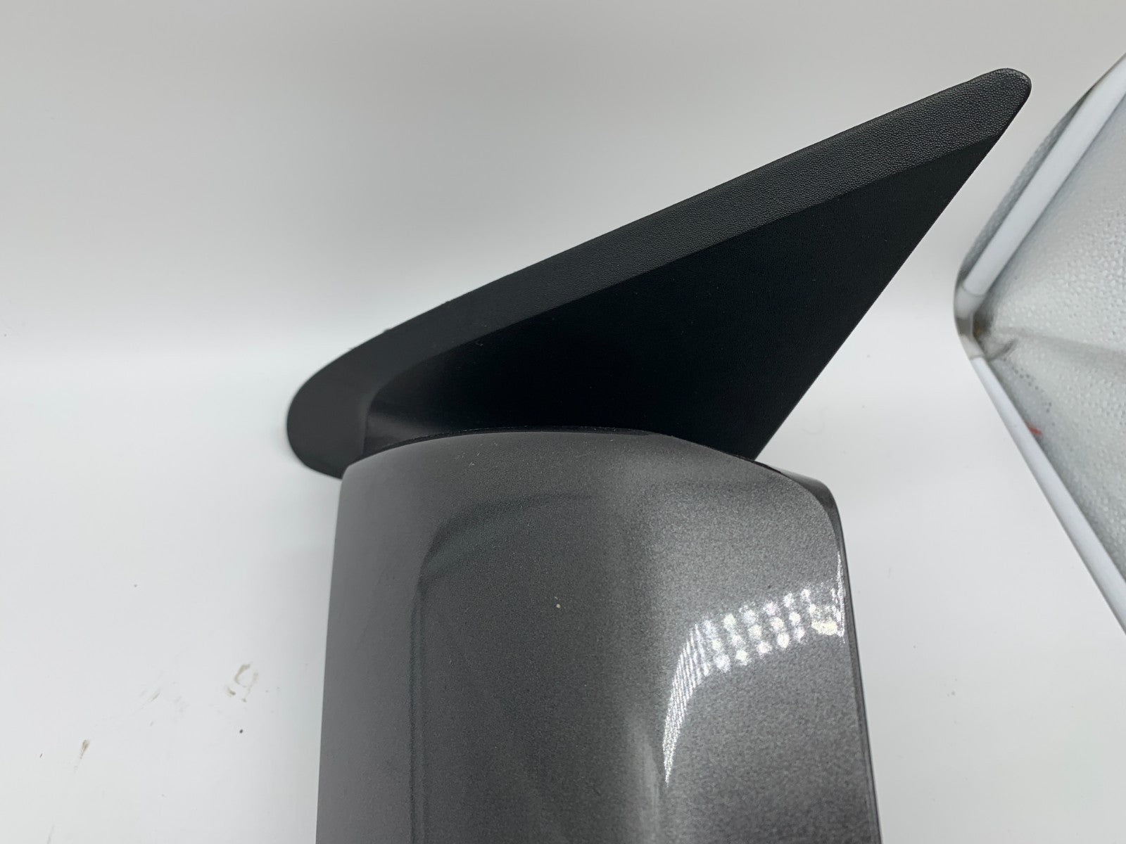2008-2009 Ford Escape Driver Side View Power Door Mirror Gray OEM C04B47001