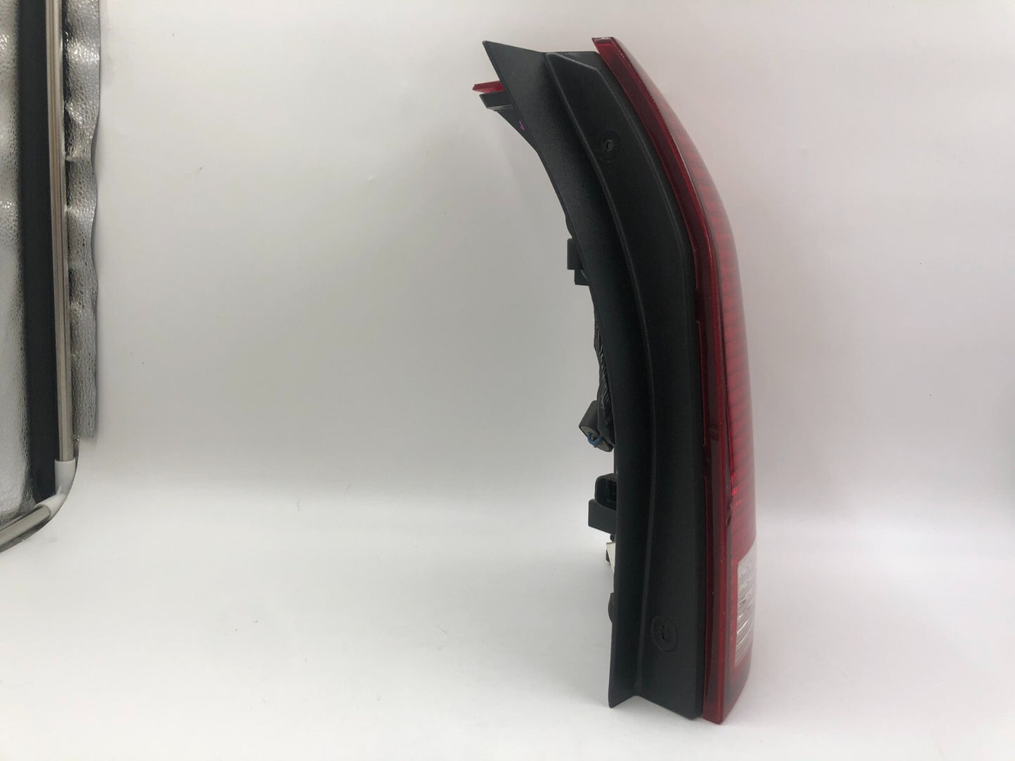 2002-2003 Saturn Vue Passenger Side Tail Light Taillight OEM D01B24003