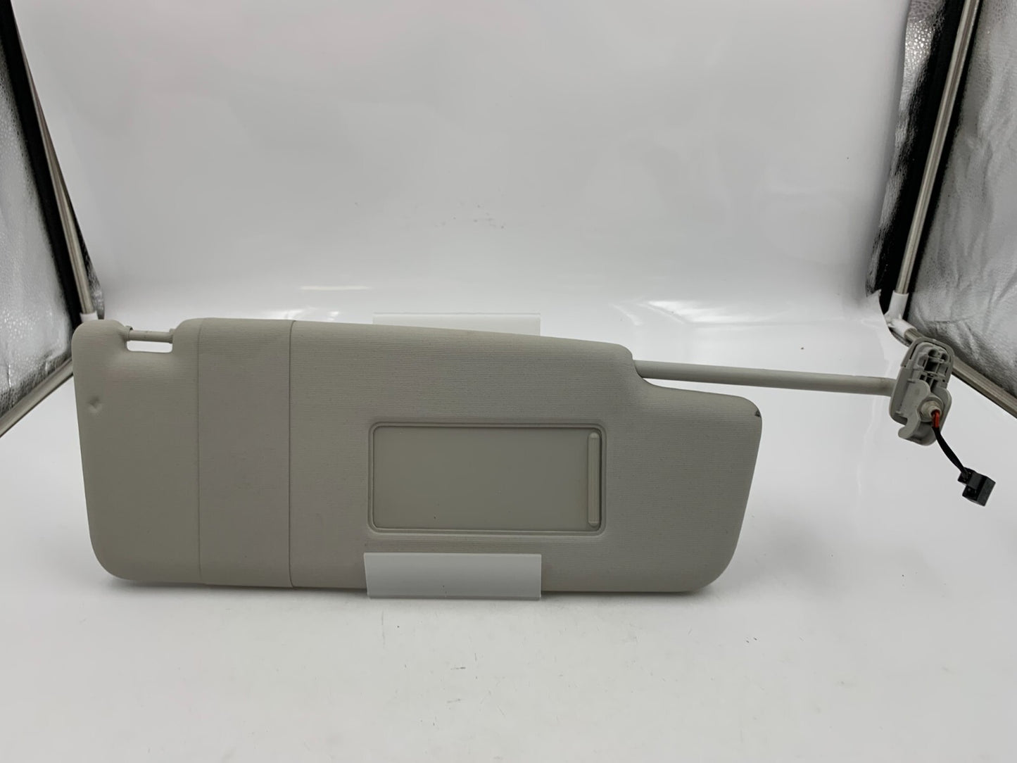 2012-2020 Volkswagen Passat Passenger Sunvisor Gray Illumination OEM E02B21058