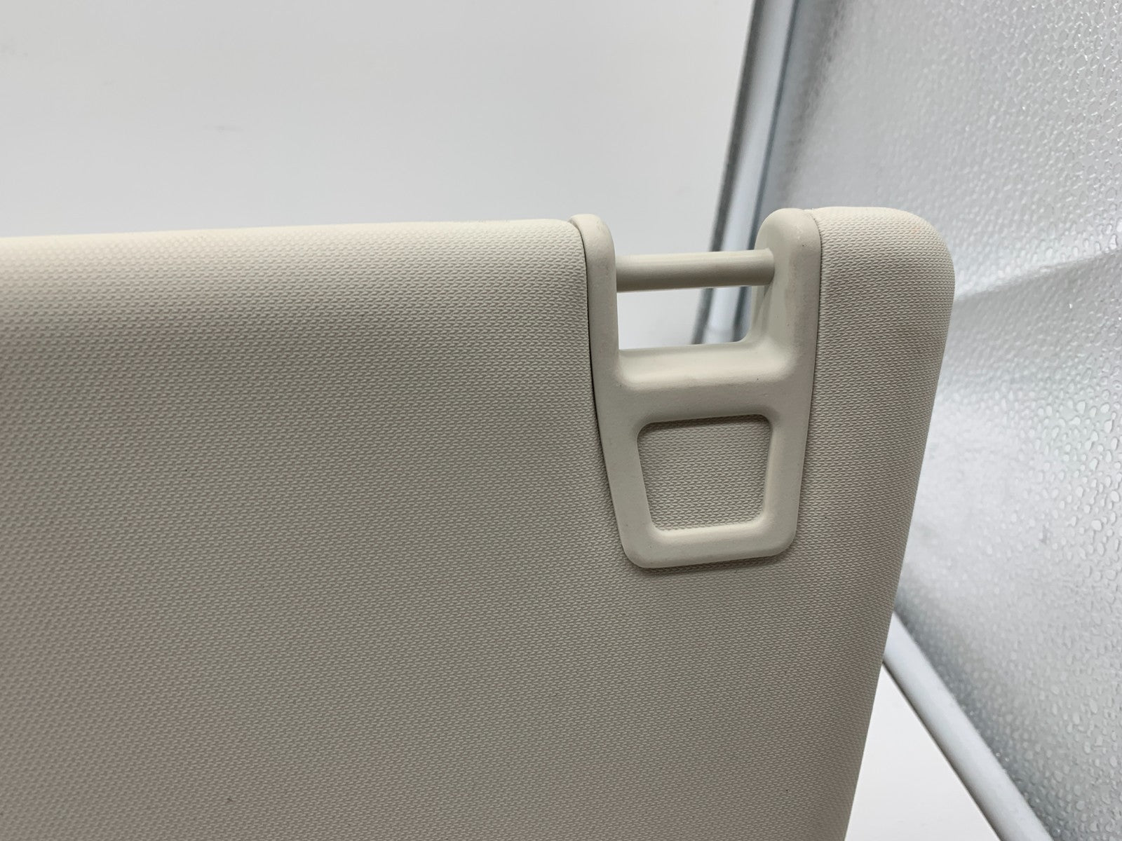 2013-2019 Ford Escape Passenger Sun Visor Ivory Illuminated OEM C03B24009