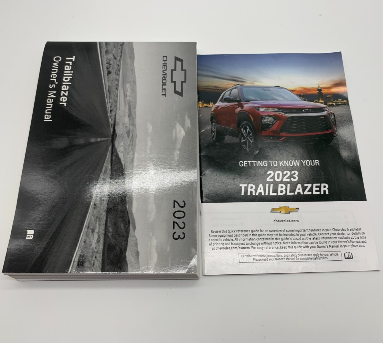 2023 Chevrolet Trailblazer Owners Manual Set OEM B03B23028