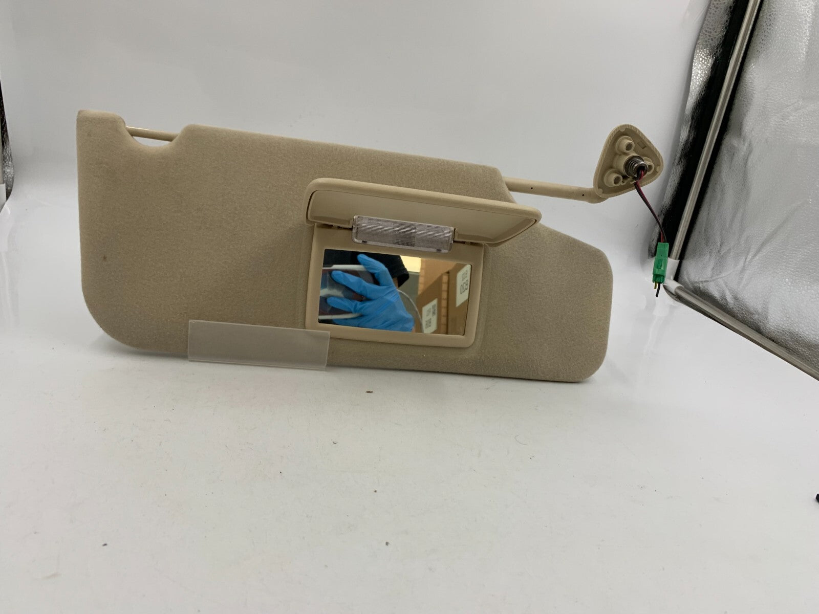 2008-2009 Ford Taurus Passenger Sun Visor Tan Illuminated OEM B03B18025