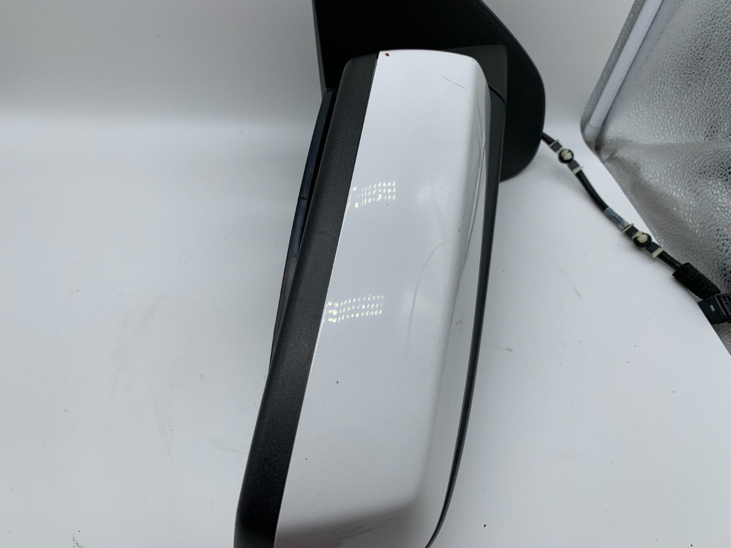 2014-2019 Chevrolet Silverado 1500 Passenger Side Power Door Mirror C03B52002