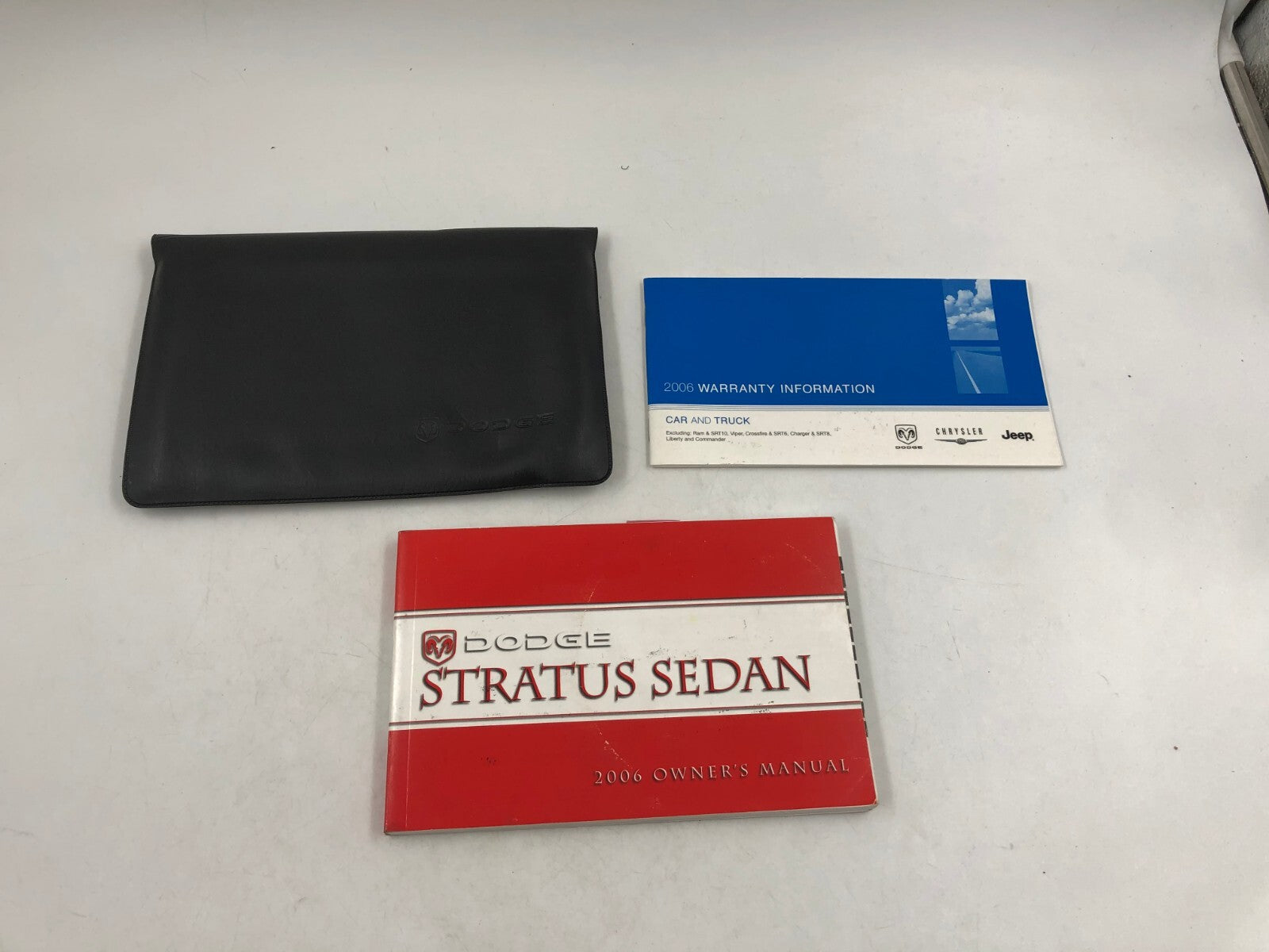 2006 Dodge Stratus Sedan Owners Manual Set with Case OEM E02B16087