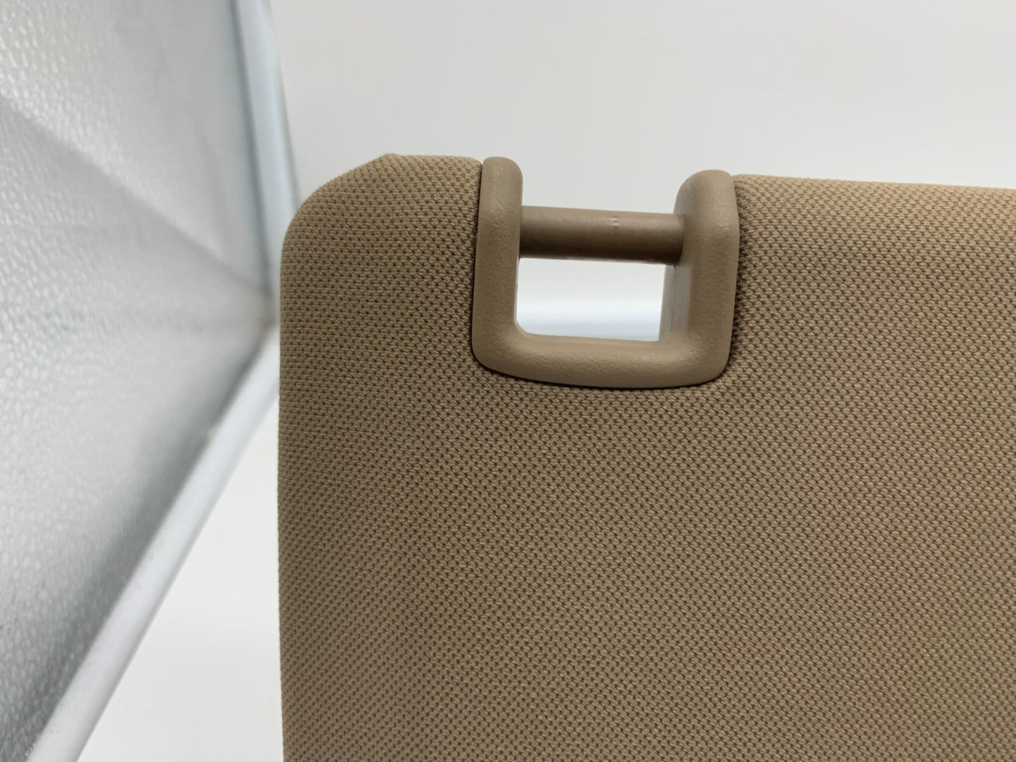 2004-2012 Chevrolet Malibu Passenger Sun Visor Brown OEM C01B39004
