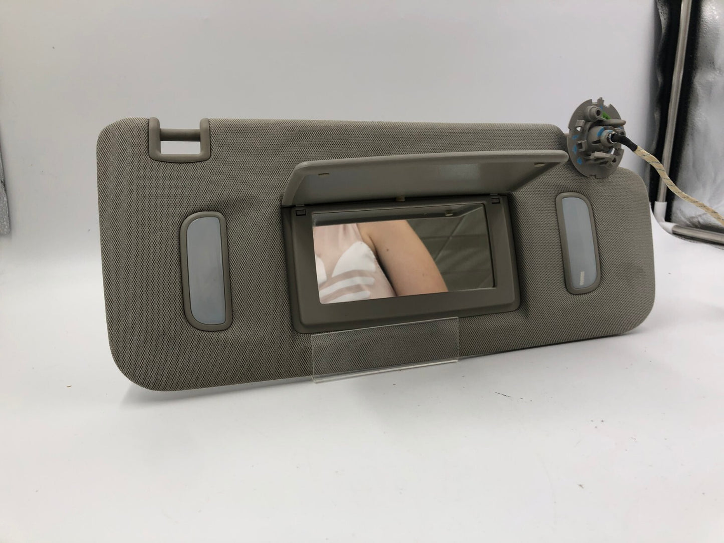 2013-2015 Chevrolet Trax Passenger Sun Visor Gray Illuminated OEM C03B17020