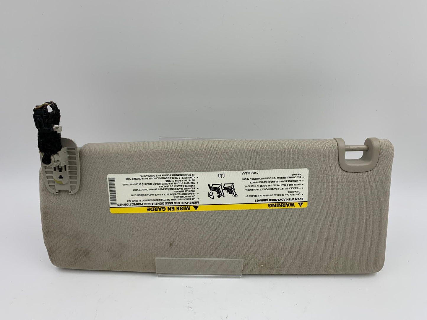 2014-2018 Jeep Grand Cherokee Passenger Sun Visor Gray Illuminated OEM D01B09004