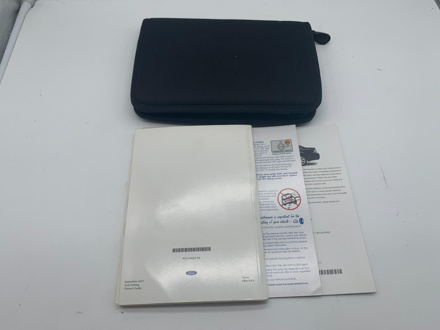2008 Ford Taurus Owners Manual Set with Case OEM C04B49070