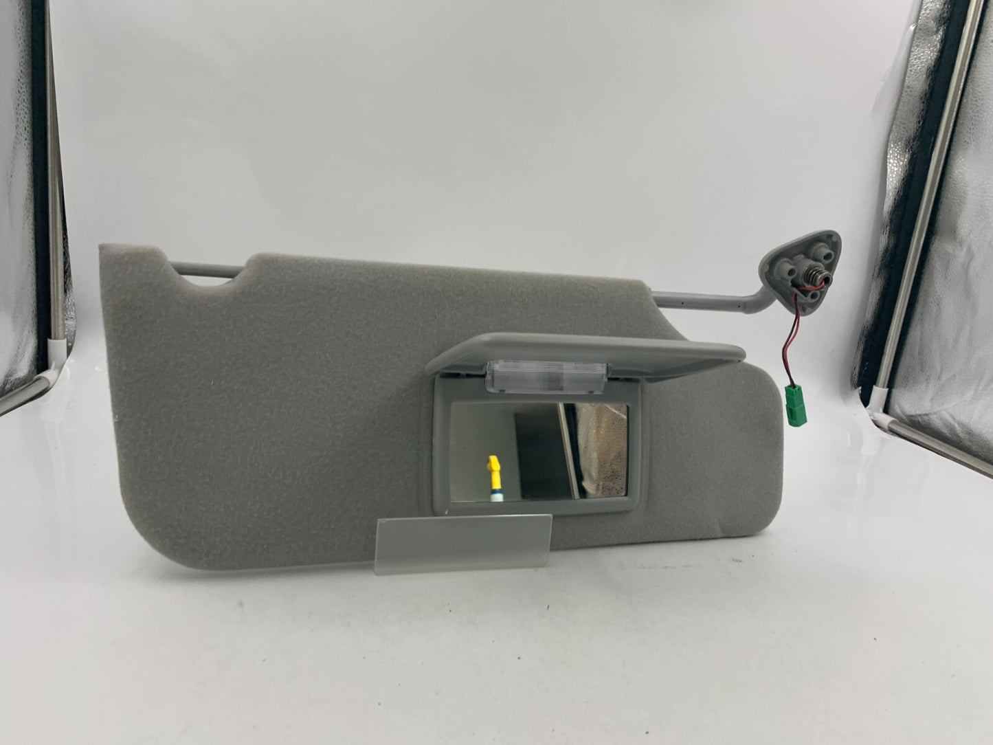 2008-2009 Mercury Sable Passenger Sun Visor Sunvisor Gray Illuminated D01B09008