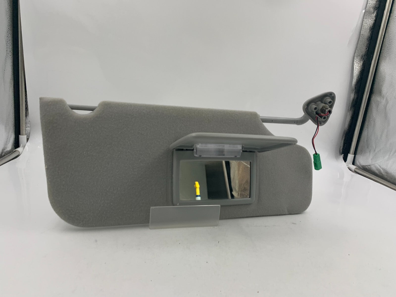 2008-2009 Mercury Sable Passenger Sun Visor Sunvisor Gray Illuminated D01B09008