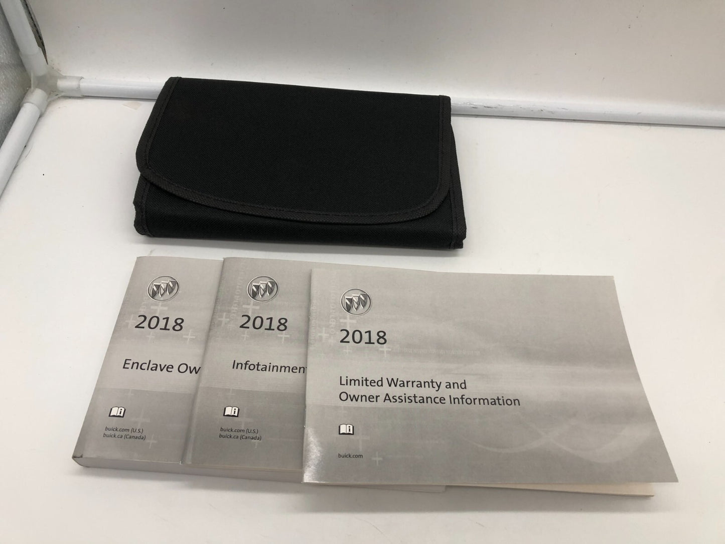 2018 Buick Enclave Owners Manual Set with Case OEM E03B47003