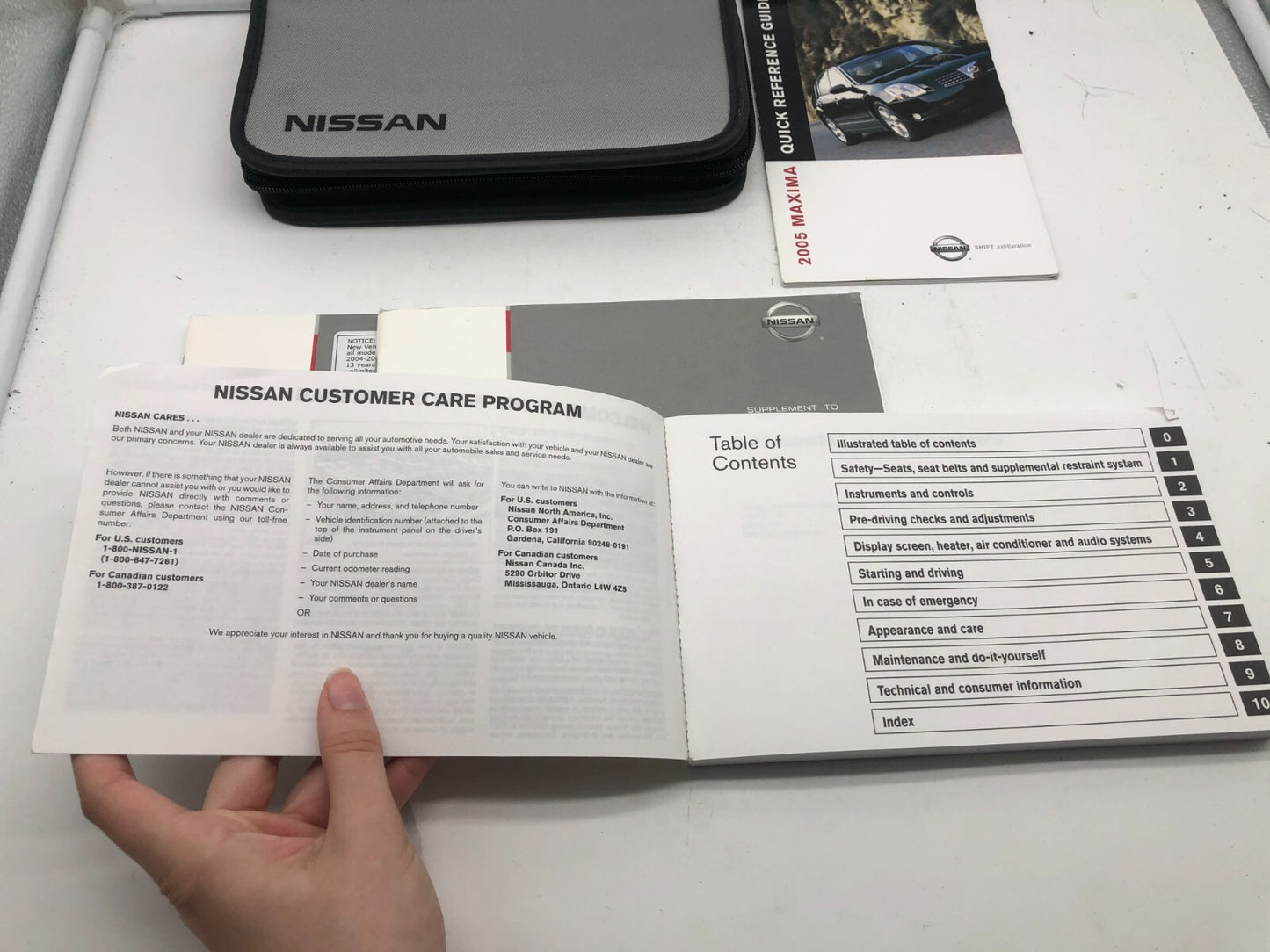 2005 Nissan Maxima Owners Manual Set with Case OEM B03B43002