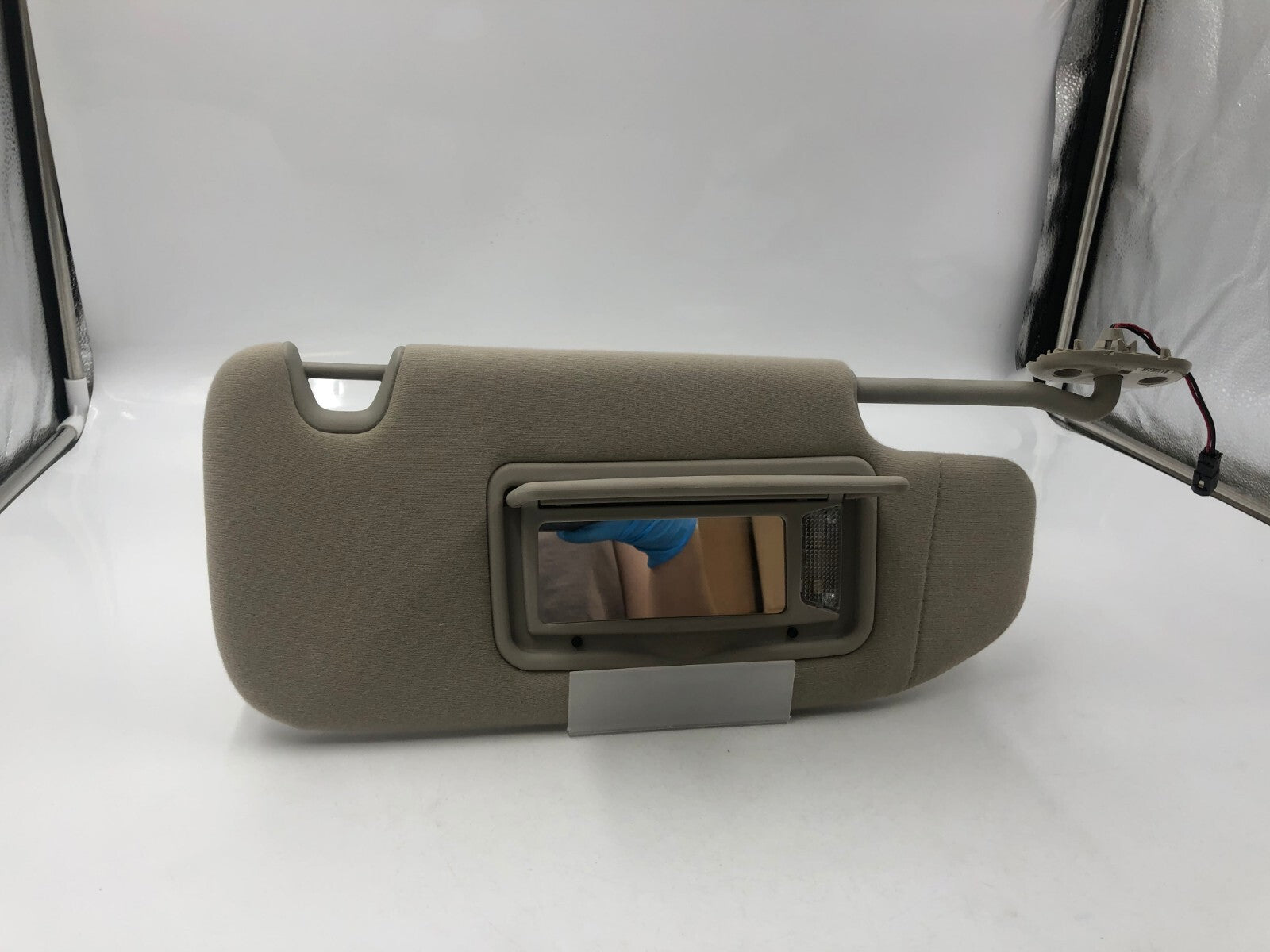 2006-2009 Ford Fusion Passenger Sun Visor Gray Illumination OEM A02B54046