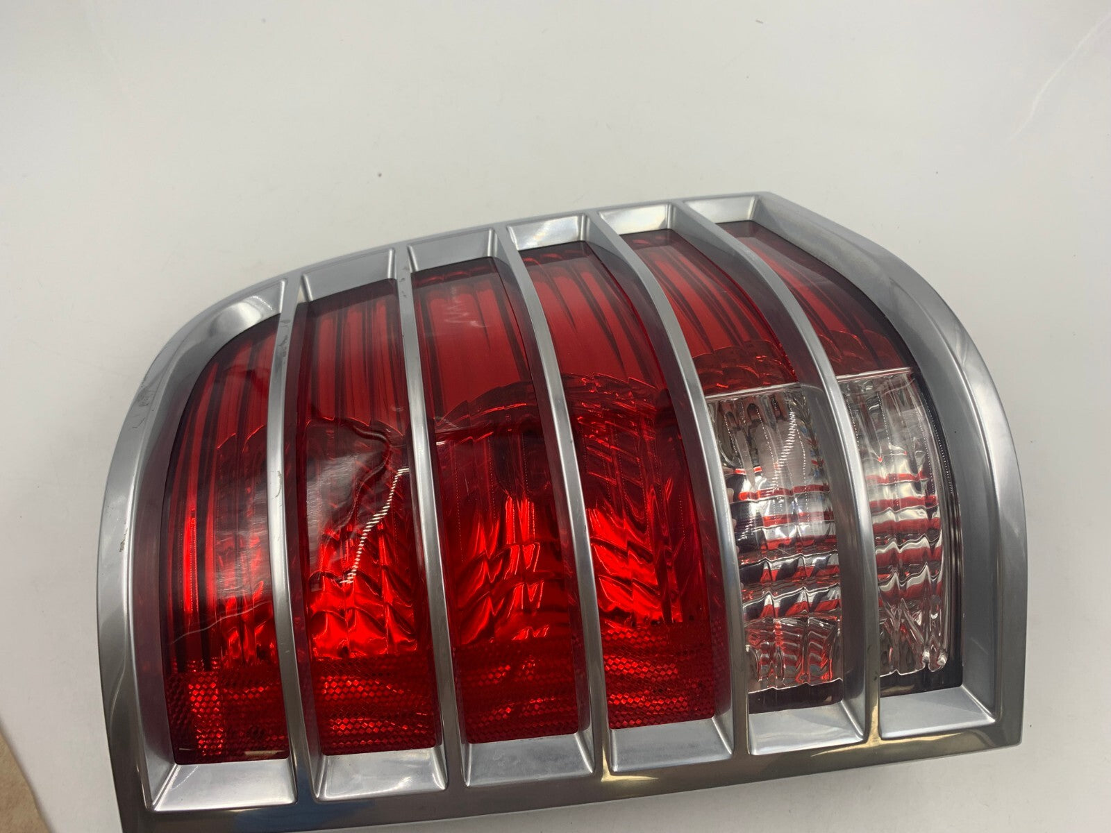 2002-2005 Mercury Mountaineer Passenger Side Tail Light Taillight OEM A03B44054