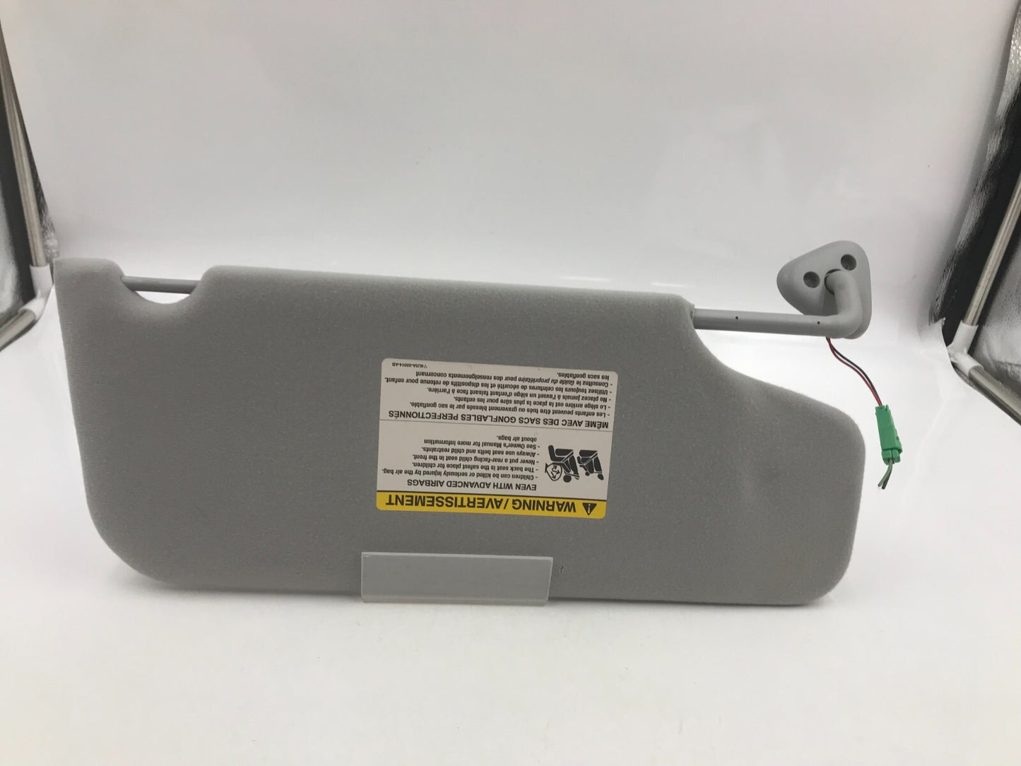 2005-2007 Ford Freestyle Driver Sun Visor Gray Illuminated D01B52082