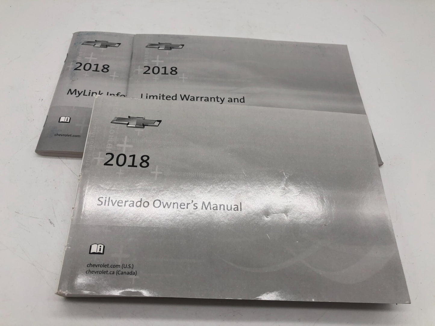 2018 Chevrolet Silverado Owners Manual Set OEM D03B61007