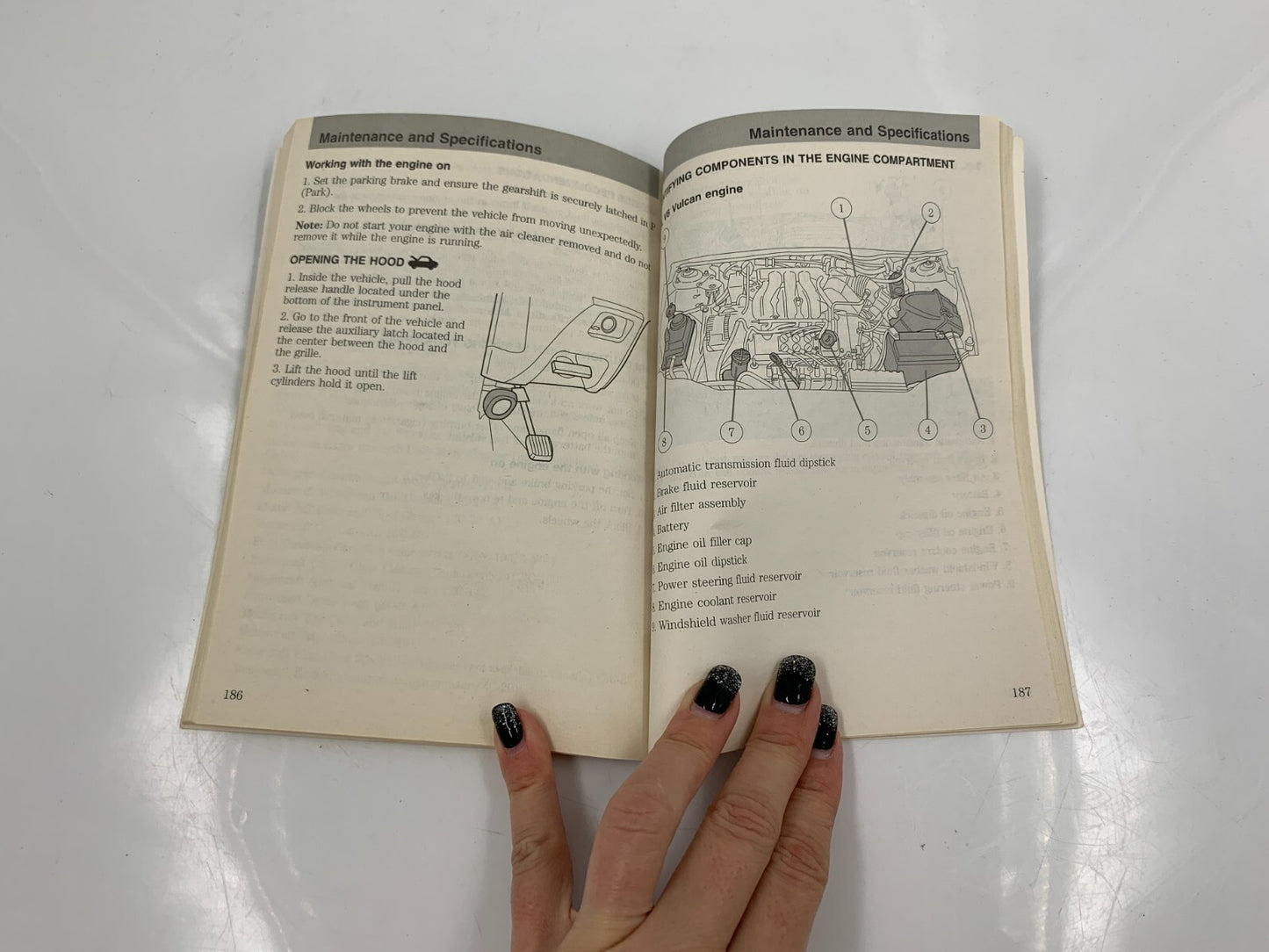 2004 Ford Taurus Owners Manual with Case OEM D04B33084