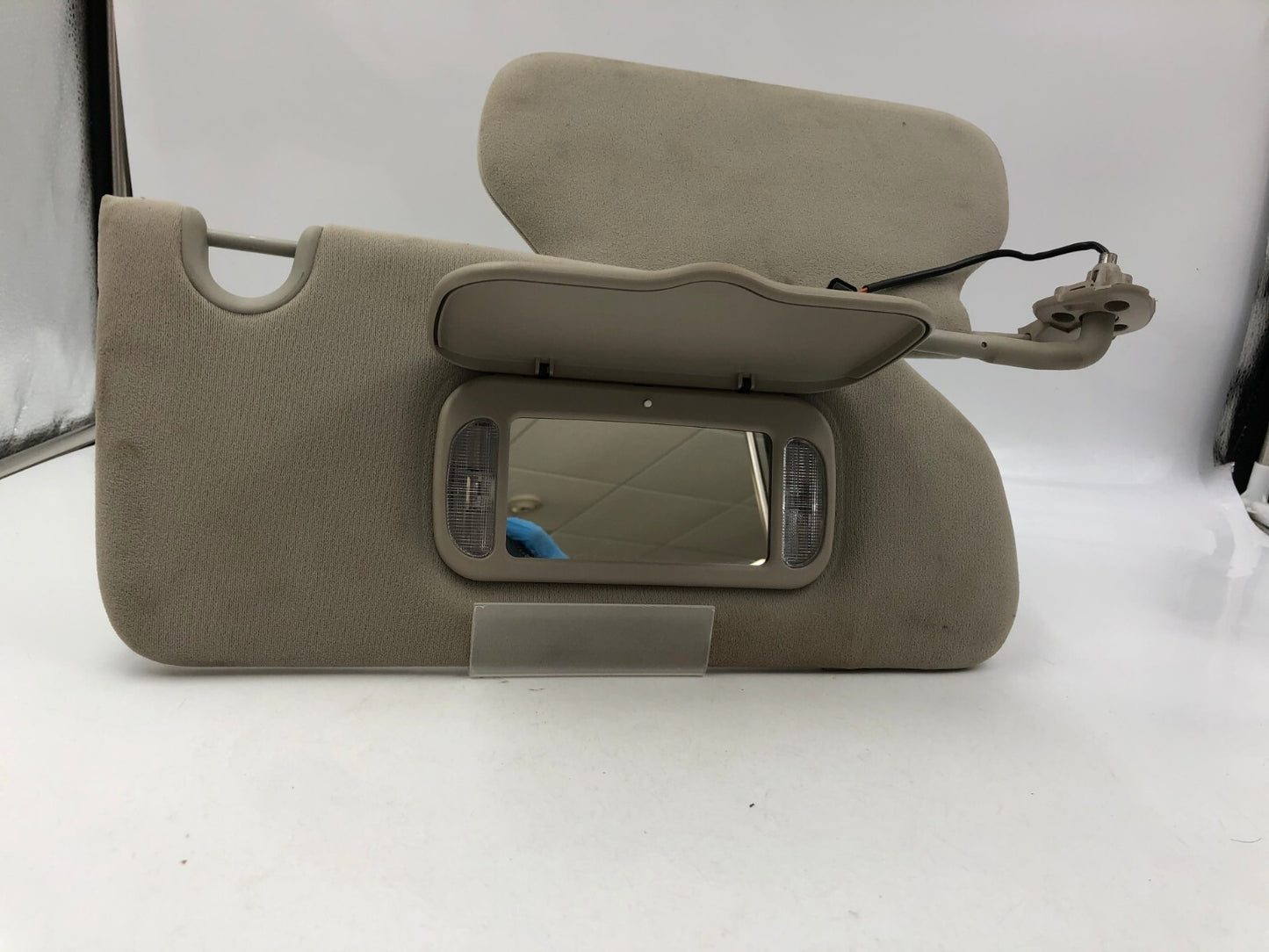 2006-2007 Cadillac DTS Passenger Sun Visor Beige Illuminated OEM A03B09040