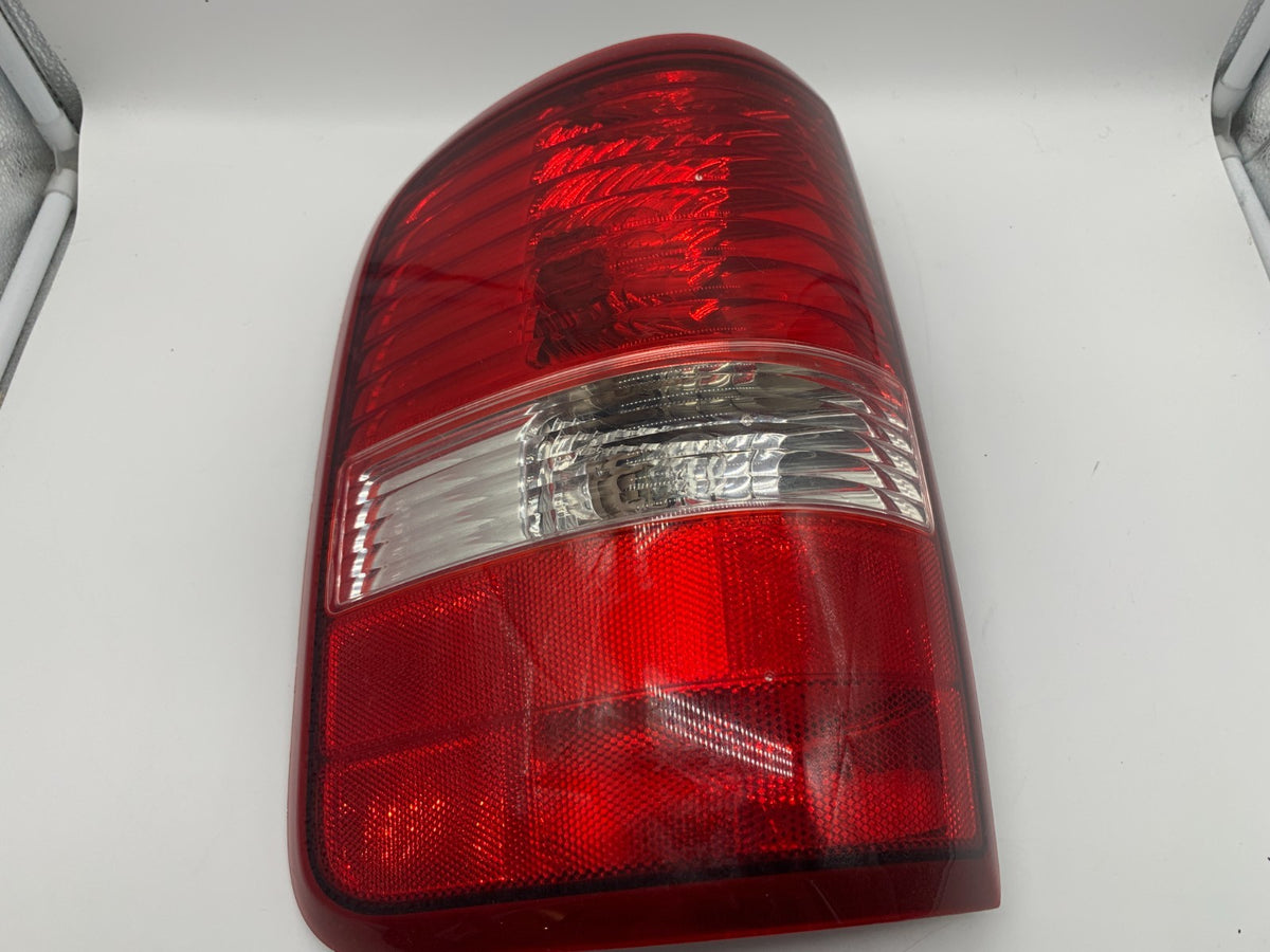2004-2008 Ford F150 Passenger Side Tail Light Taillight OEM C01B27005