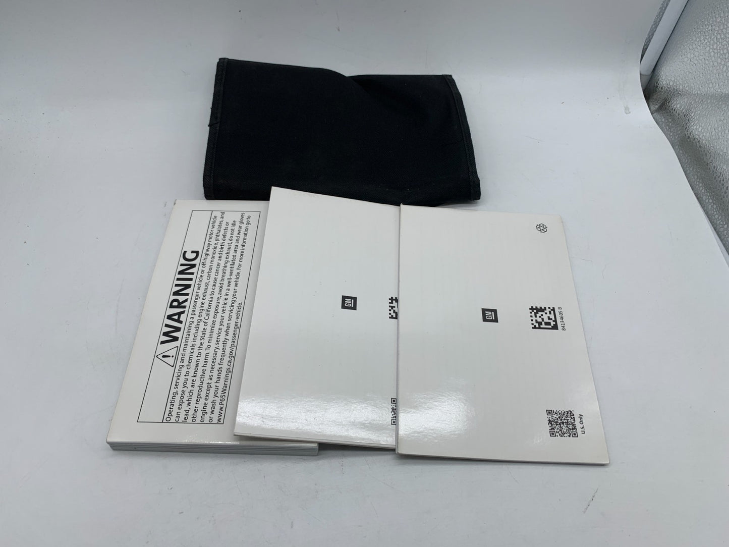 2019 Buick Enclave Owners Manual Set with Case OEM D03B69008