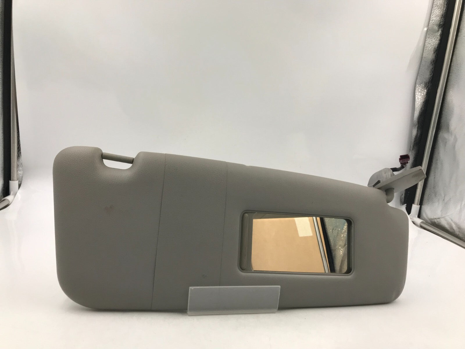 2006-2009 BMW 528i Passenger Sun Visor Gray Illuminated OEM D04B32083