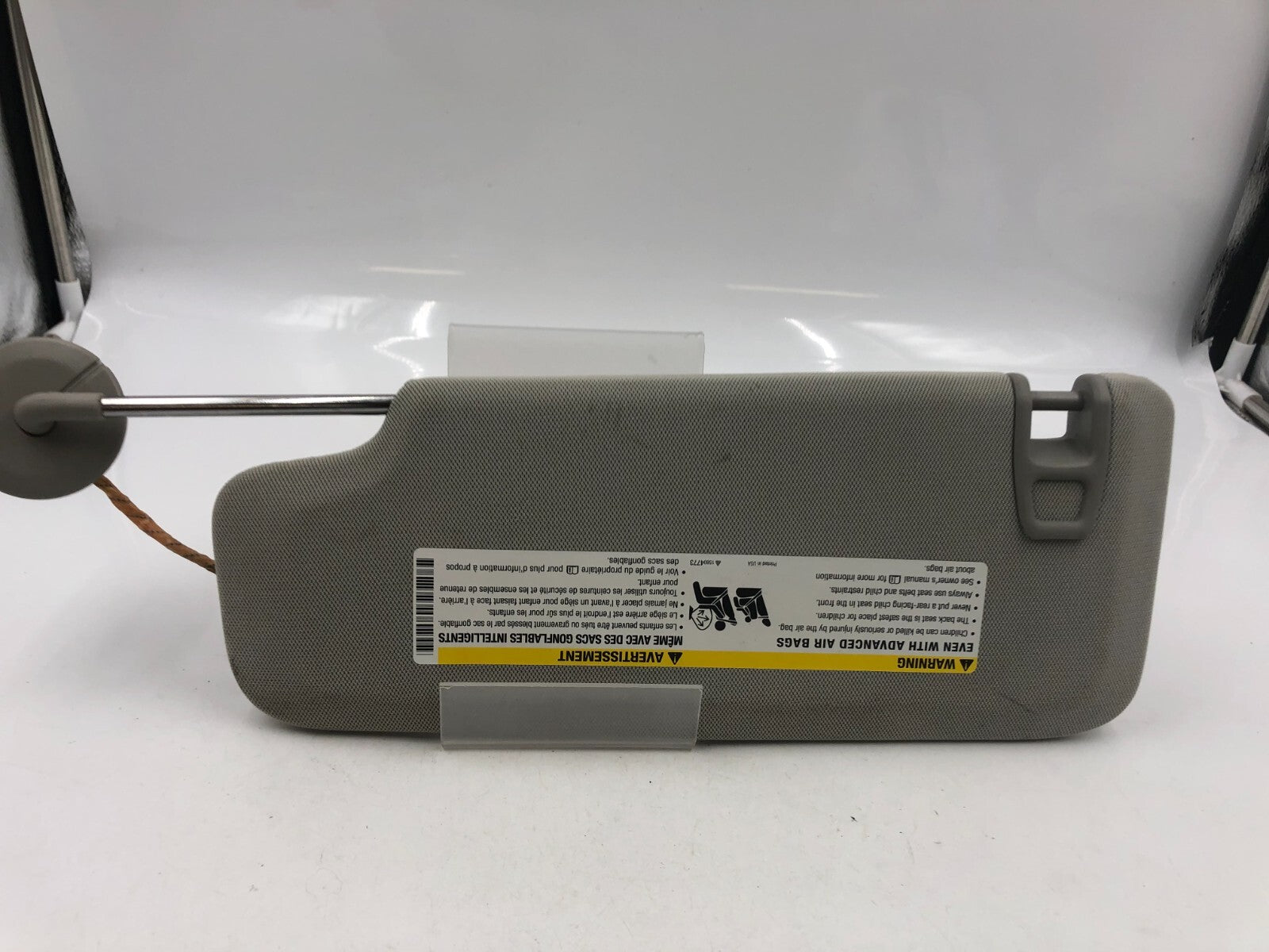 2013-2016 Chevrolet Malibu Passenger Sunvisor Gray Illuminated OEM D01B18072