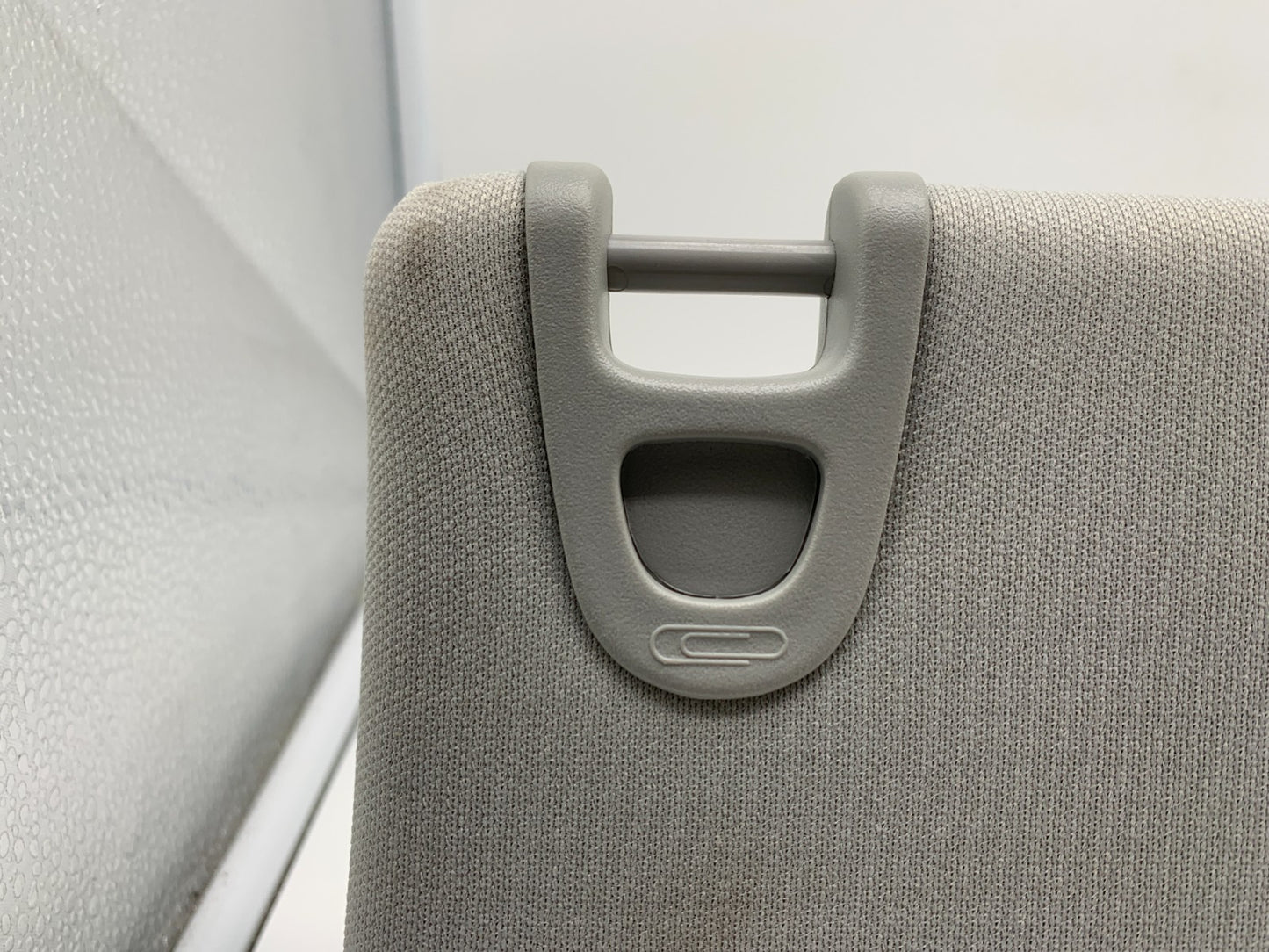 2019-2023 Jeep Cherokee Passenger Sun Visor Gray Illuminated OEM C03B30099