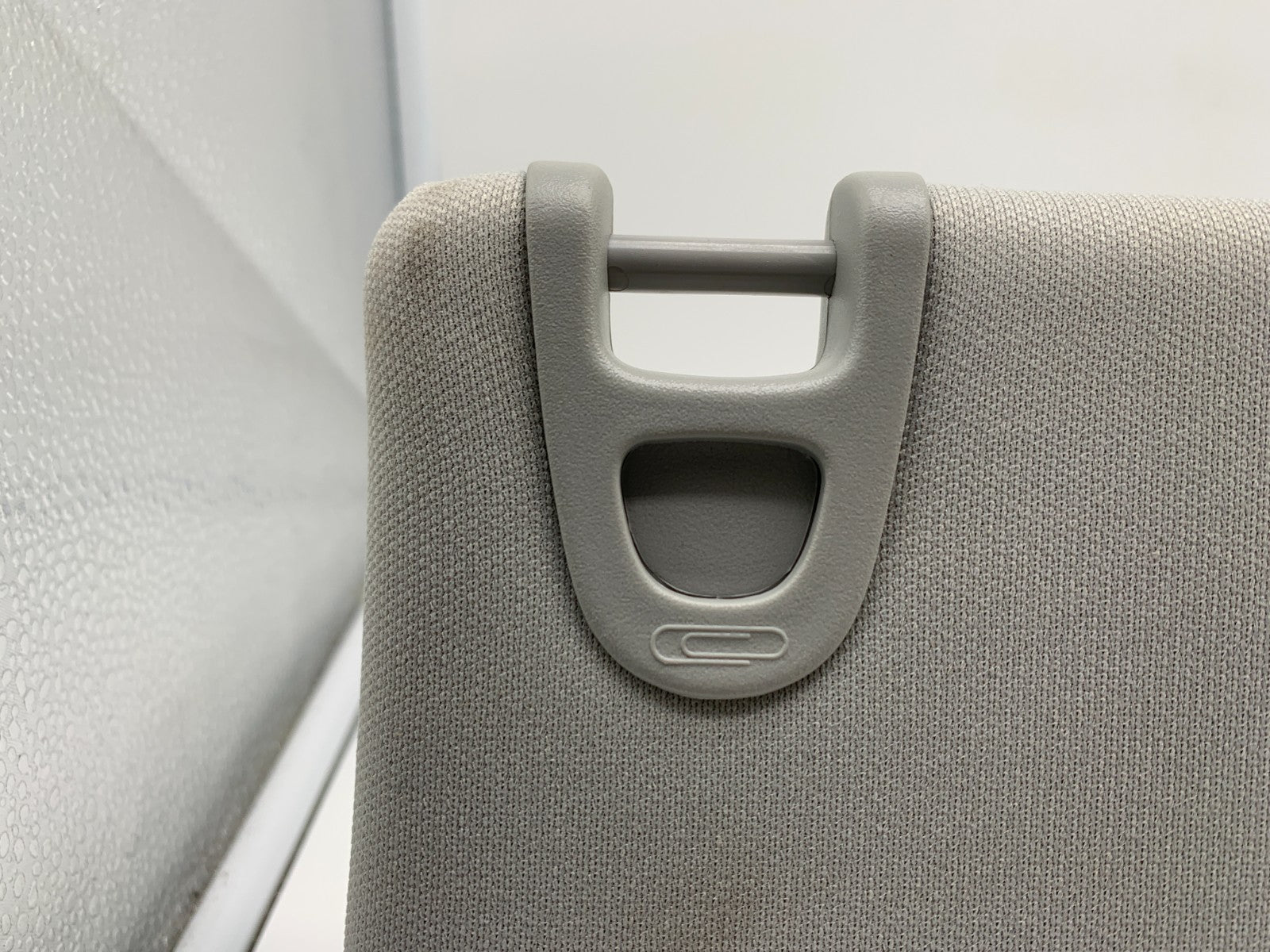 2019-2023 Jeep Cherokee Passenger Sun Visor Gray Illuminated OEM C03B30099