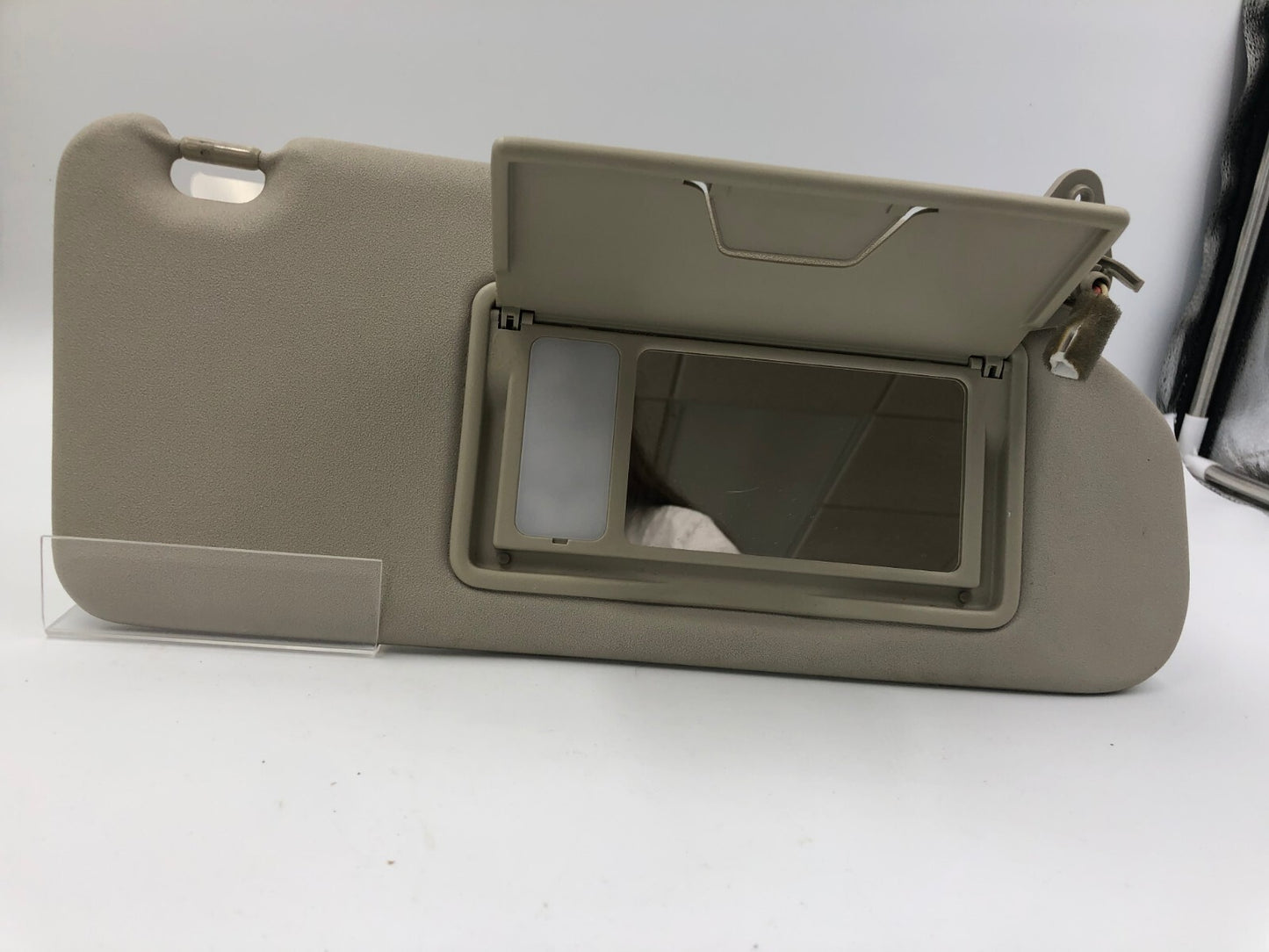 2007-2009 Mitsubishi Outlander Passenger Sun Visor Gray OEM C02B39031