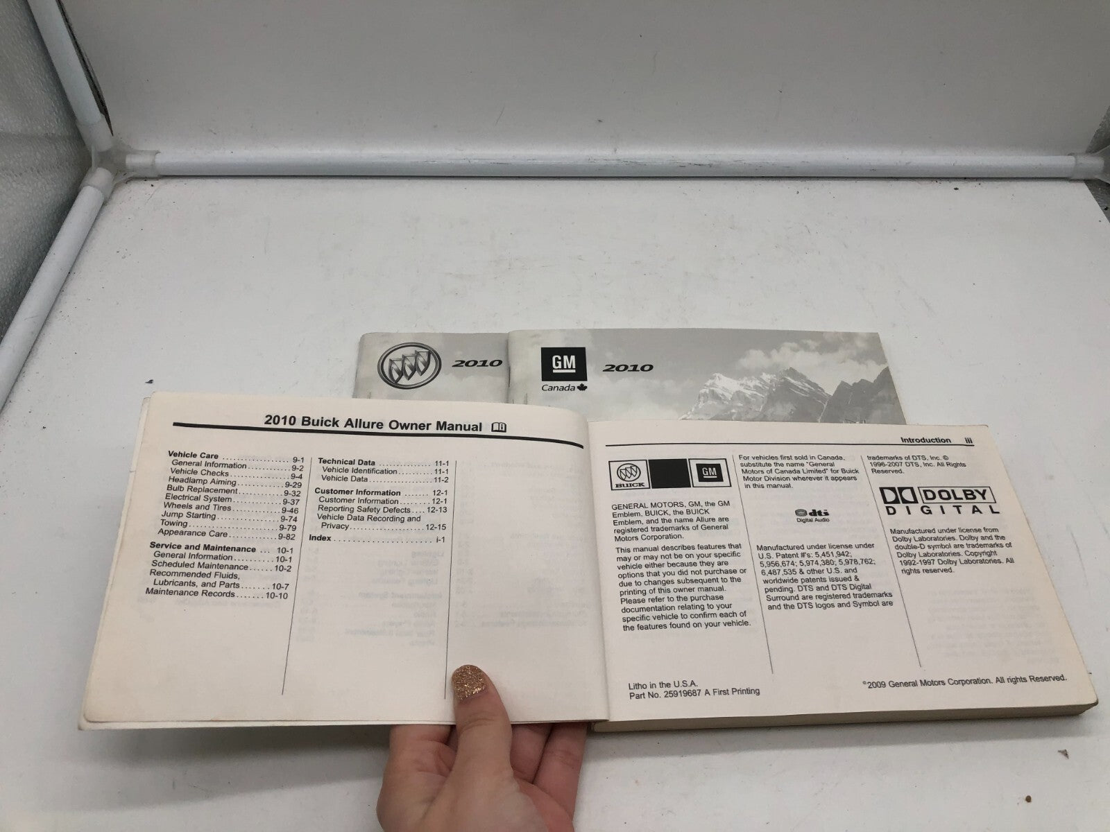 2010 Buick Allure Owners Manual Set OEM D02B62010