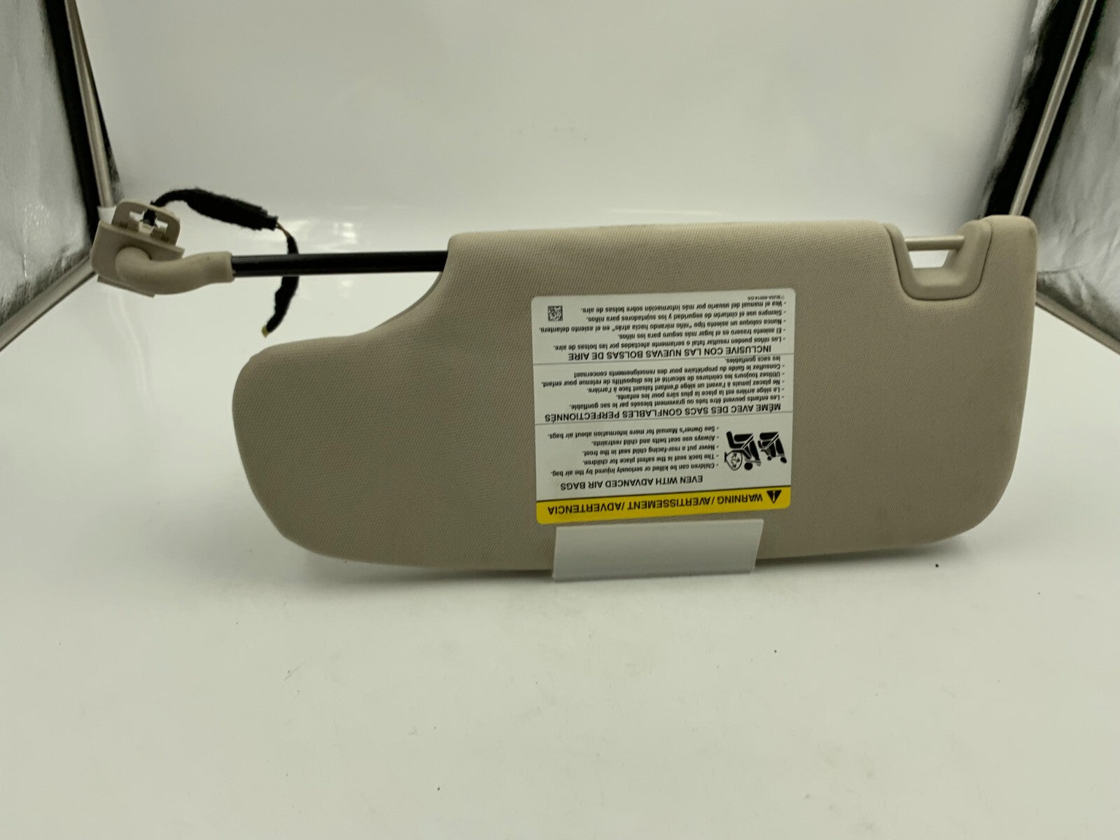 2015-2016 Ford Fusion Passenger Side Sun Visor Gray Illuminated OEM A02B40034