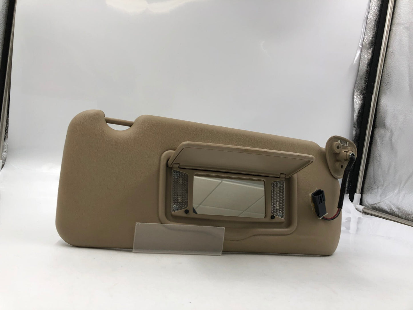 2003-2007 Cadillac CTS Passenger Sun Visor Gray Illuminated OEM A04B41034