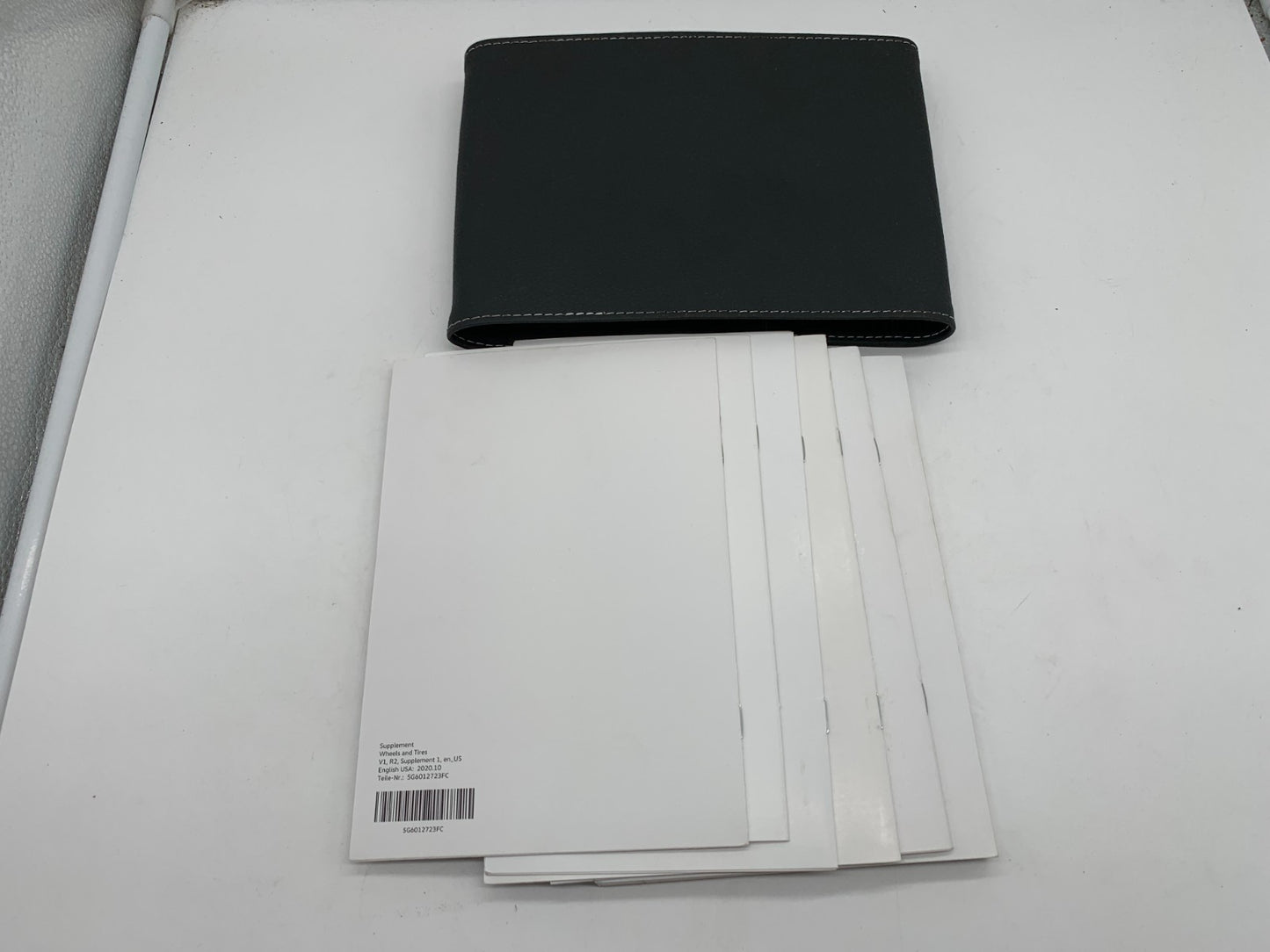 2021 Volkswagen Atlas Owners Manual Set with Case OEM D01B66026