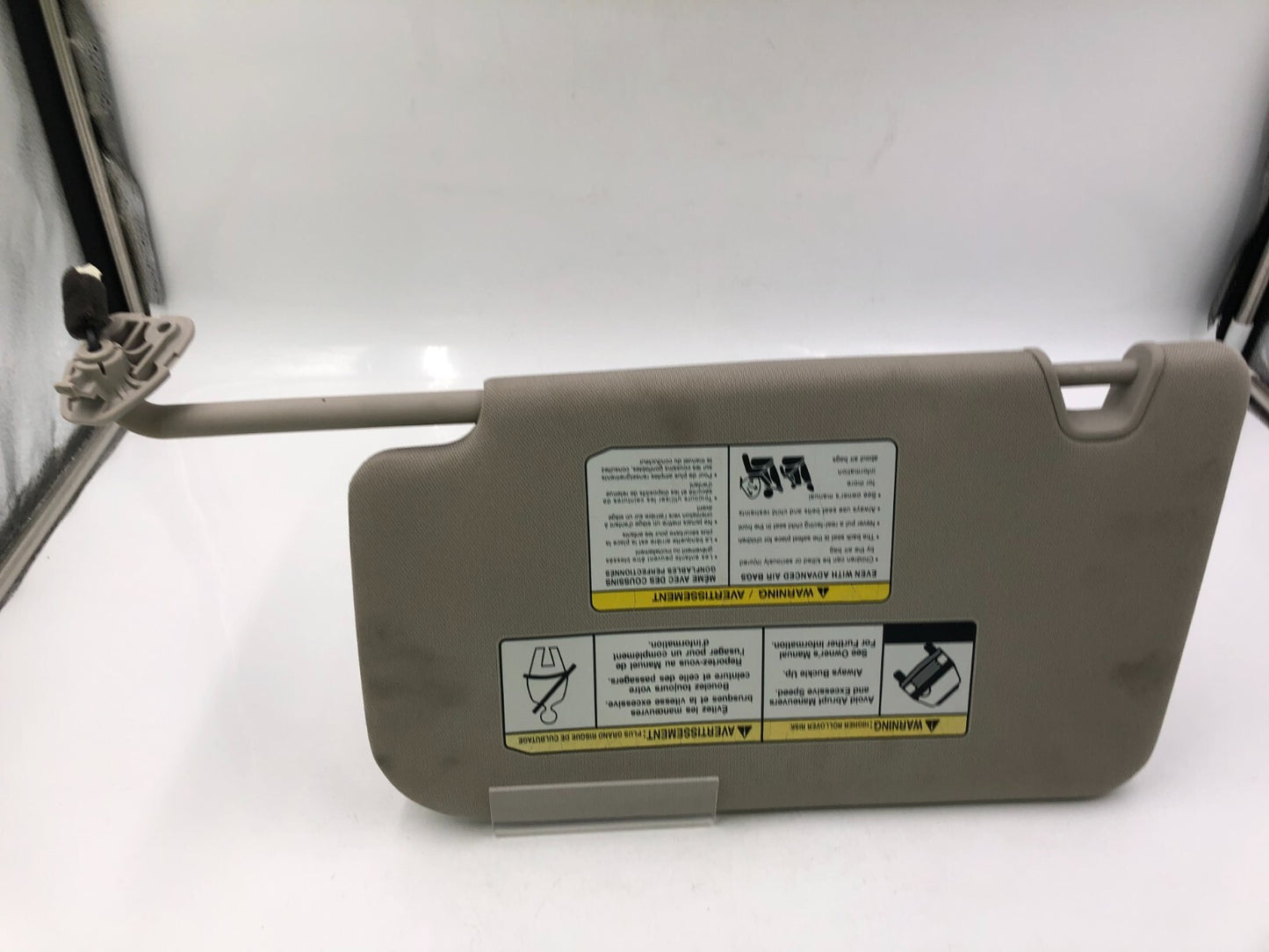 2014-2017 Nissan Rogue Passenger Sun Visor Gray Illumination OEM D03B31083