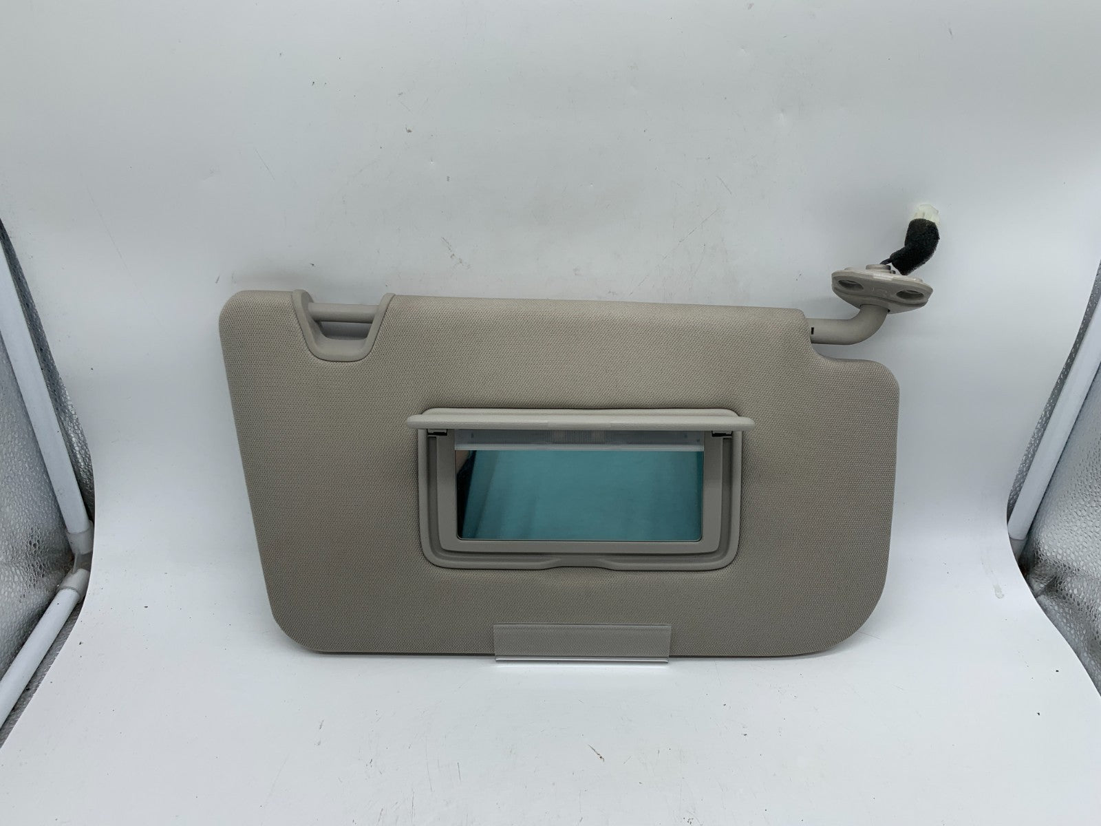 2014-2017 Nissan Rogue Passenger Sun Visor Gray with Illumination OEM A02B49007